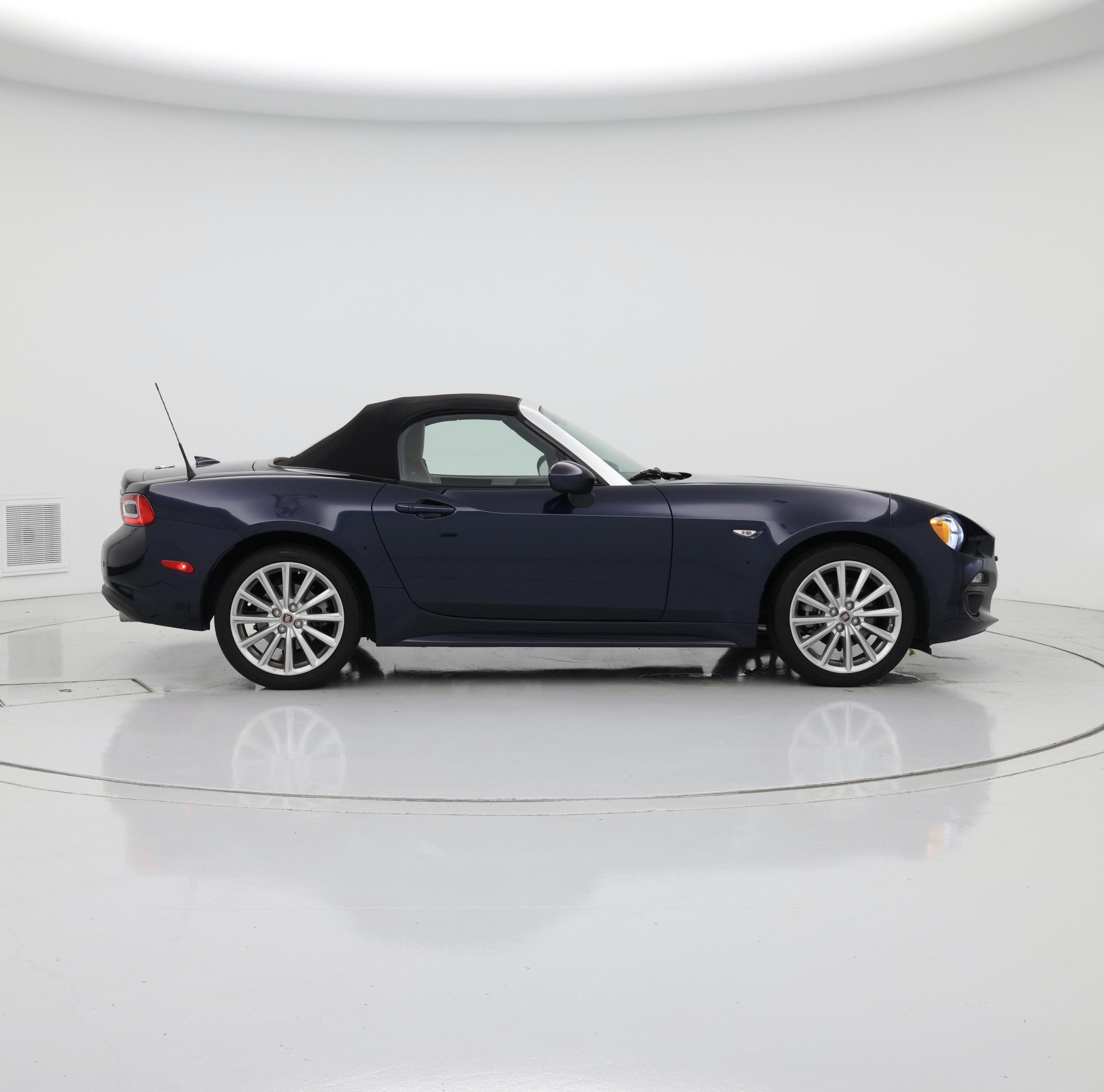 Thumbnail: 2018 Fiat 124 Spider - 7