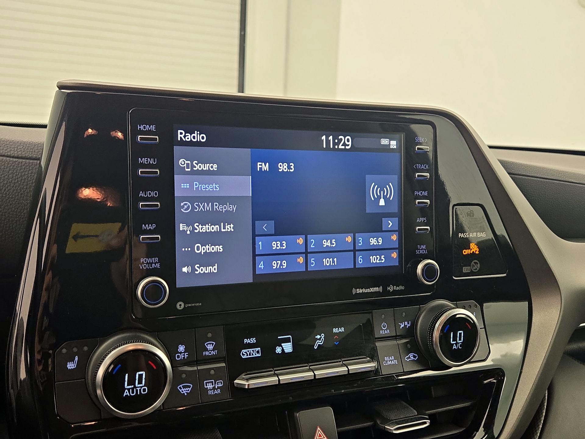 Thumbnail: 2022 Toyota Highlander - 15