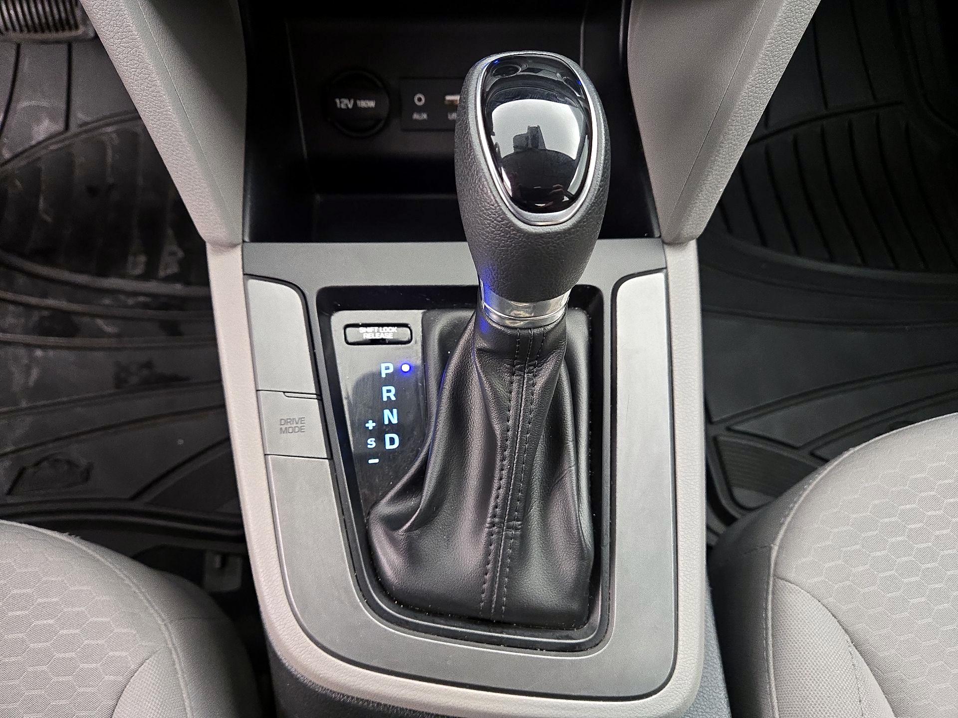 Thumbnail: 2019 Hyundai Elantra - 17