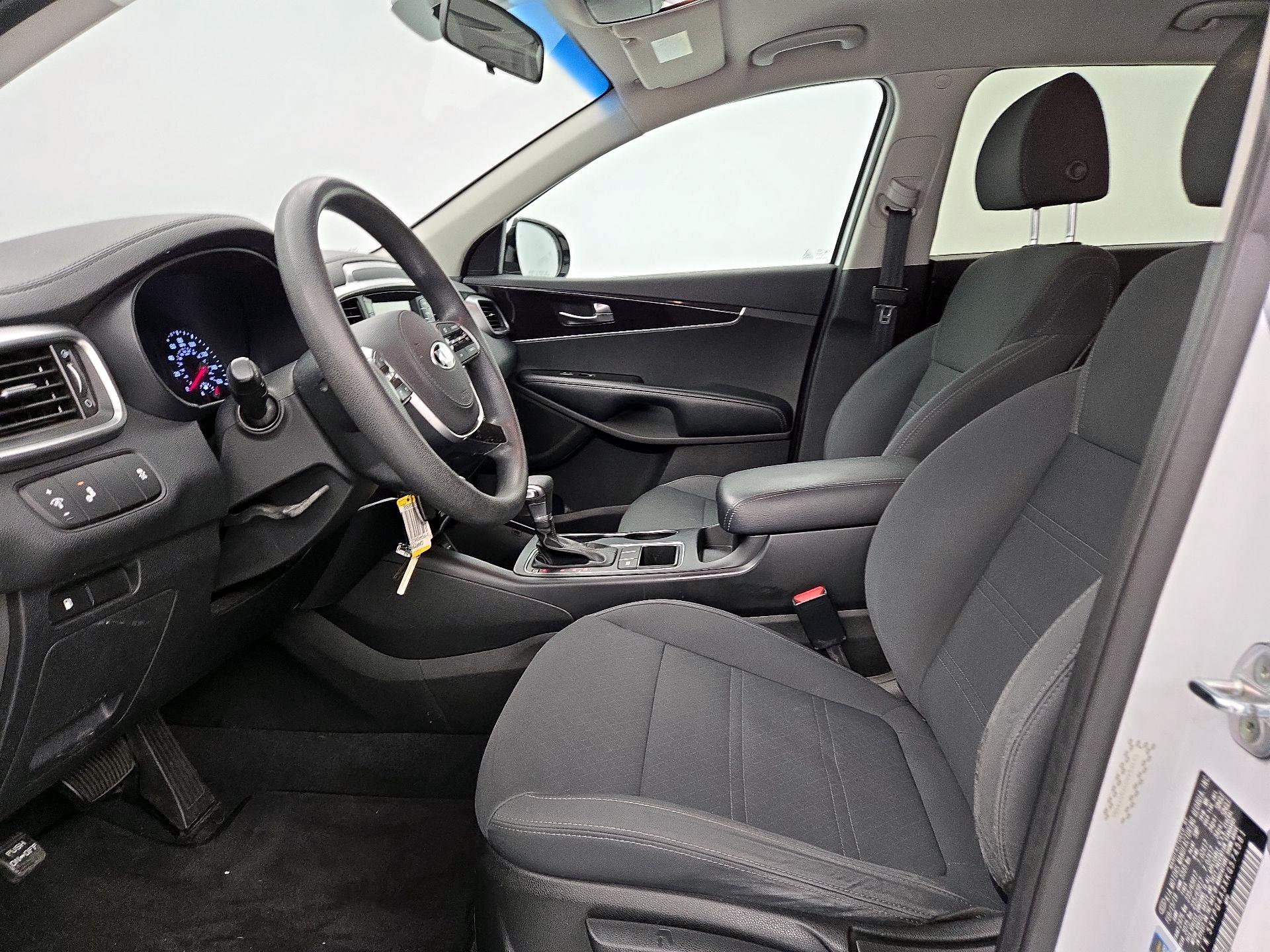 Thumbnail: 2019 Kia Sorento - 11