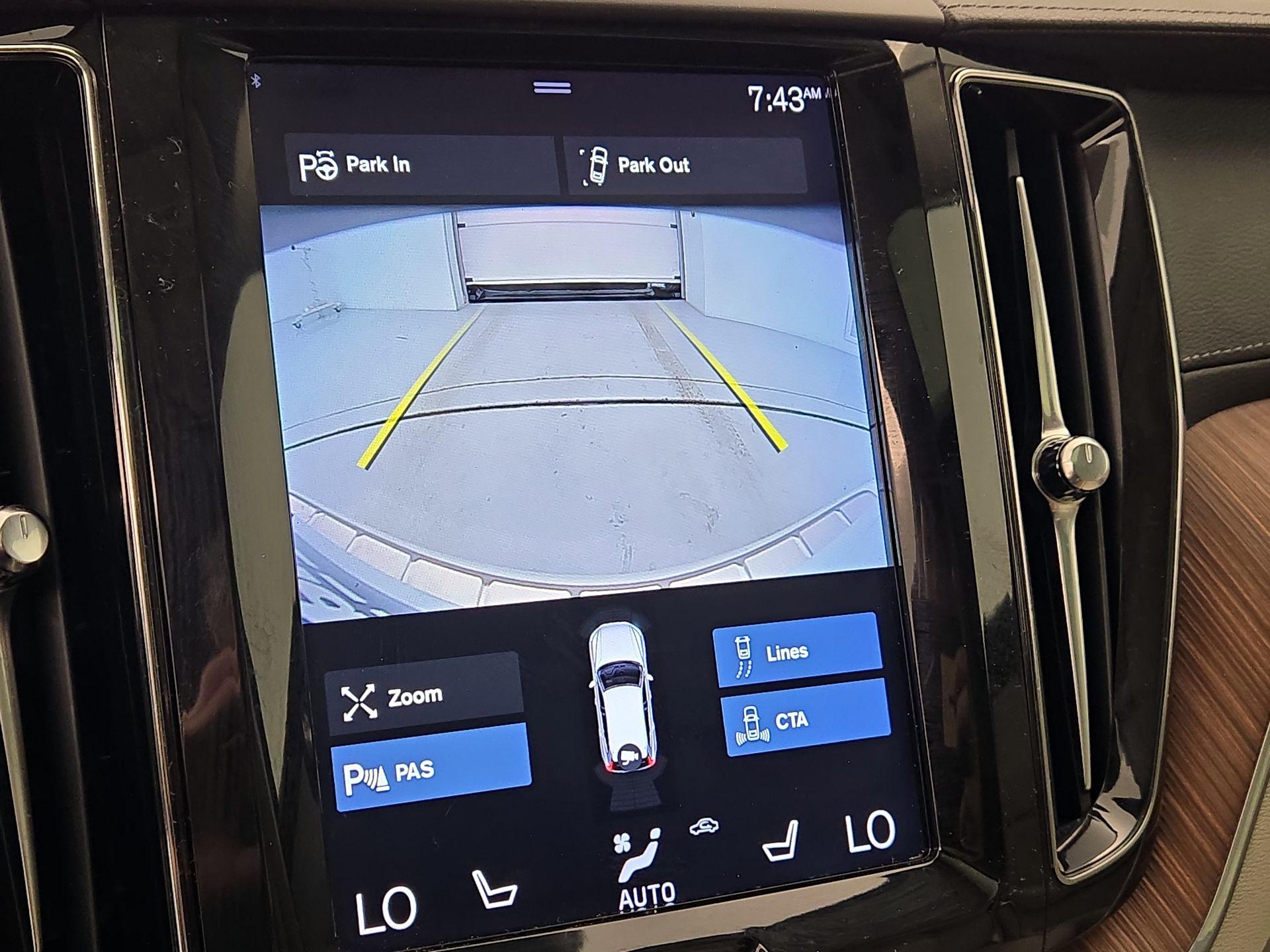 Thumbnail: 2019 Volvo XC60 - 15