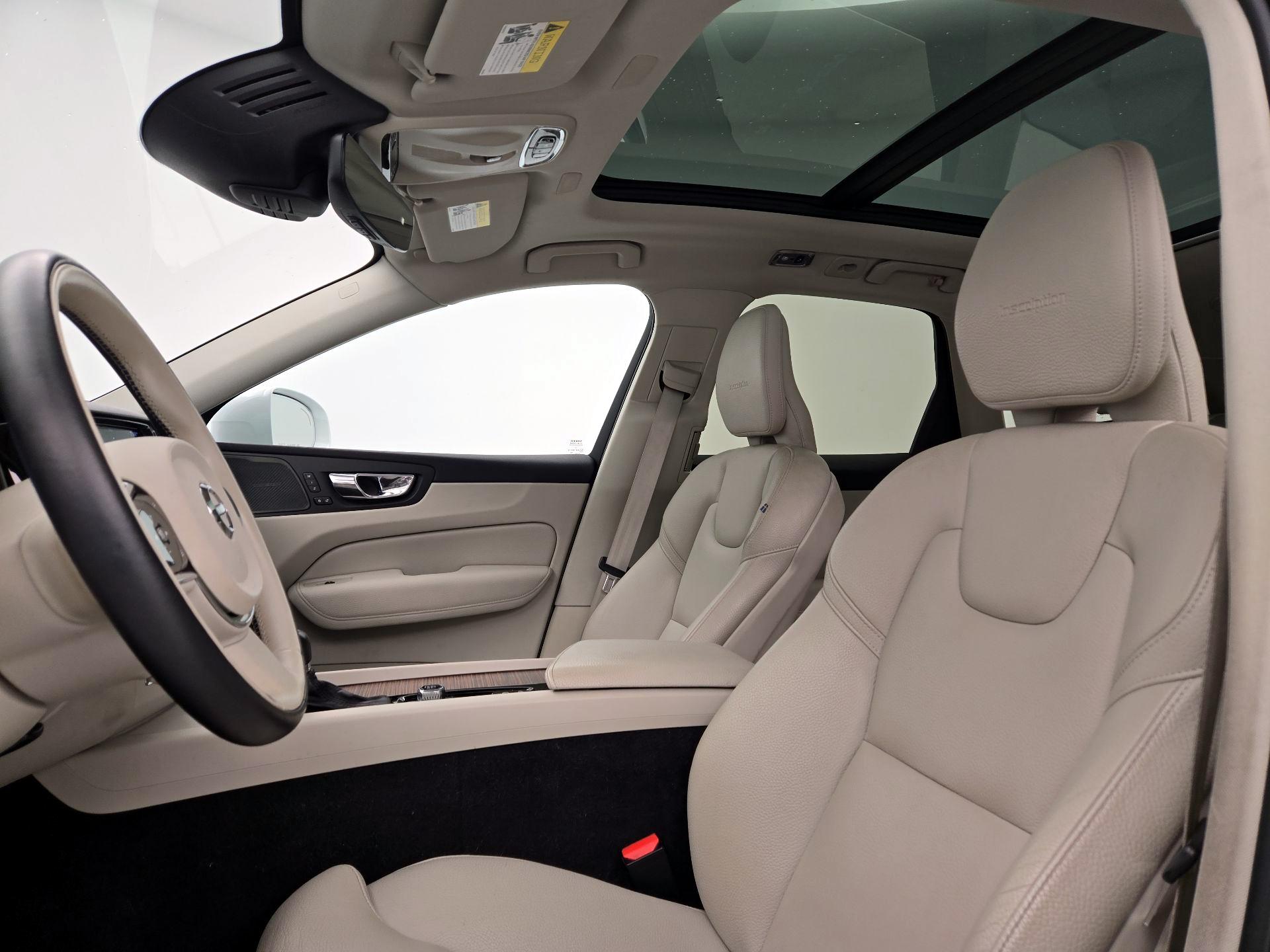 Thumbnail: 2019 Volvo XC60 - 20