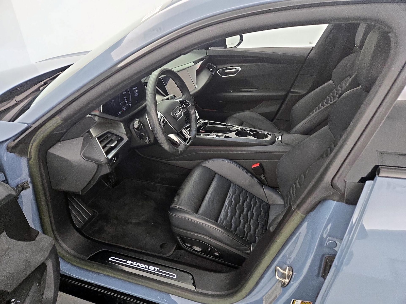 2023 Audi e-tron GT Prestige - Photo 12