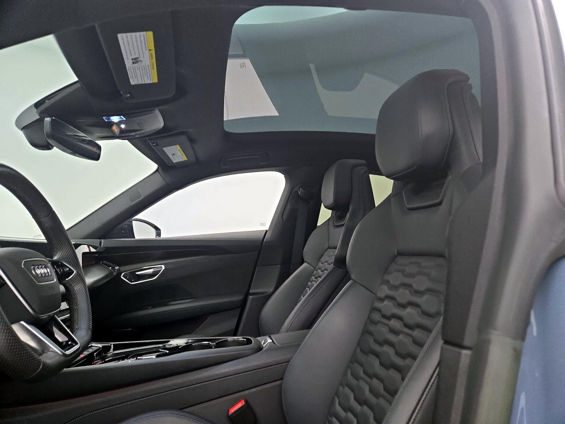 Thumbnail: 2023 Audi e-tron GT - 20