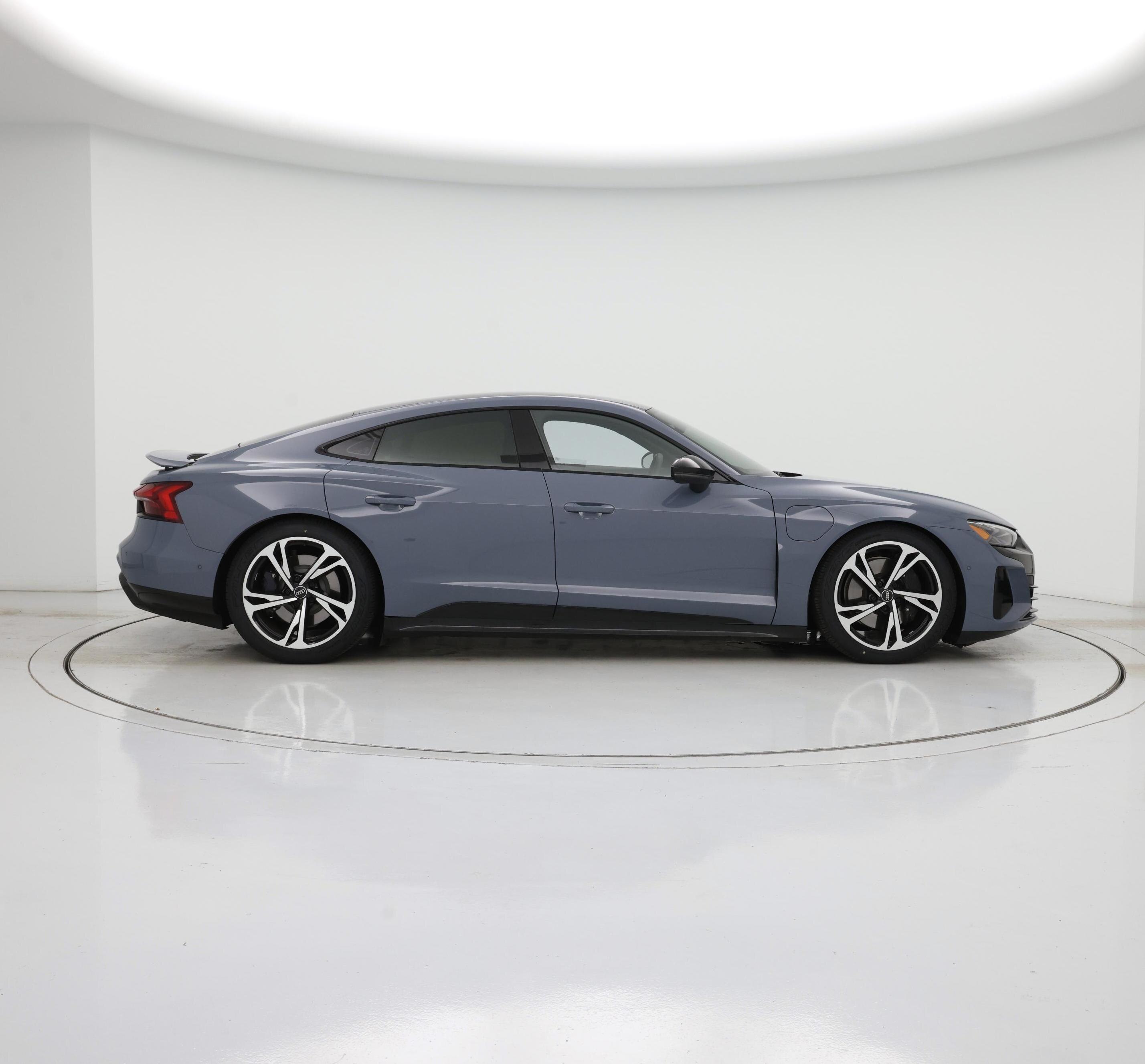Thumbnail: 2023 Audi e-tron GT - 7
