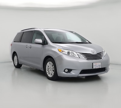 Silver 2017 Toyota Sienna XLE Premium