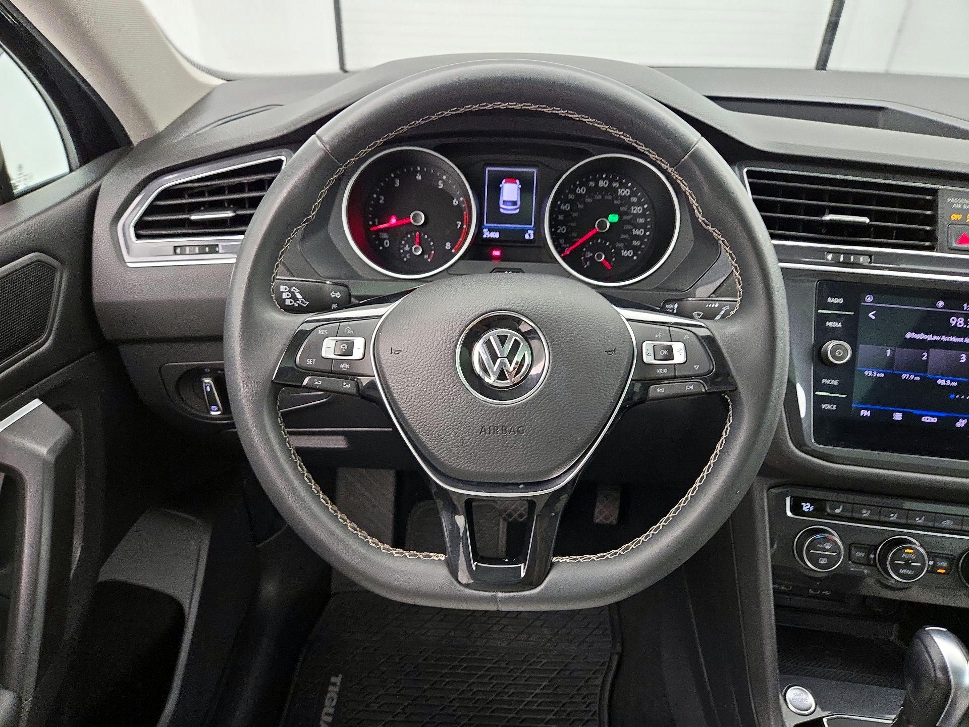 Thumbnail: 2021 Volkswagen Tiguan - 10