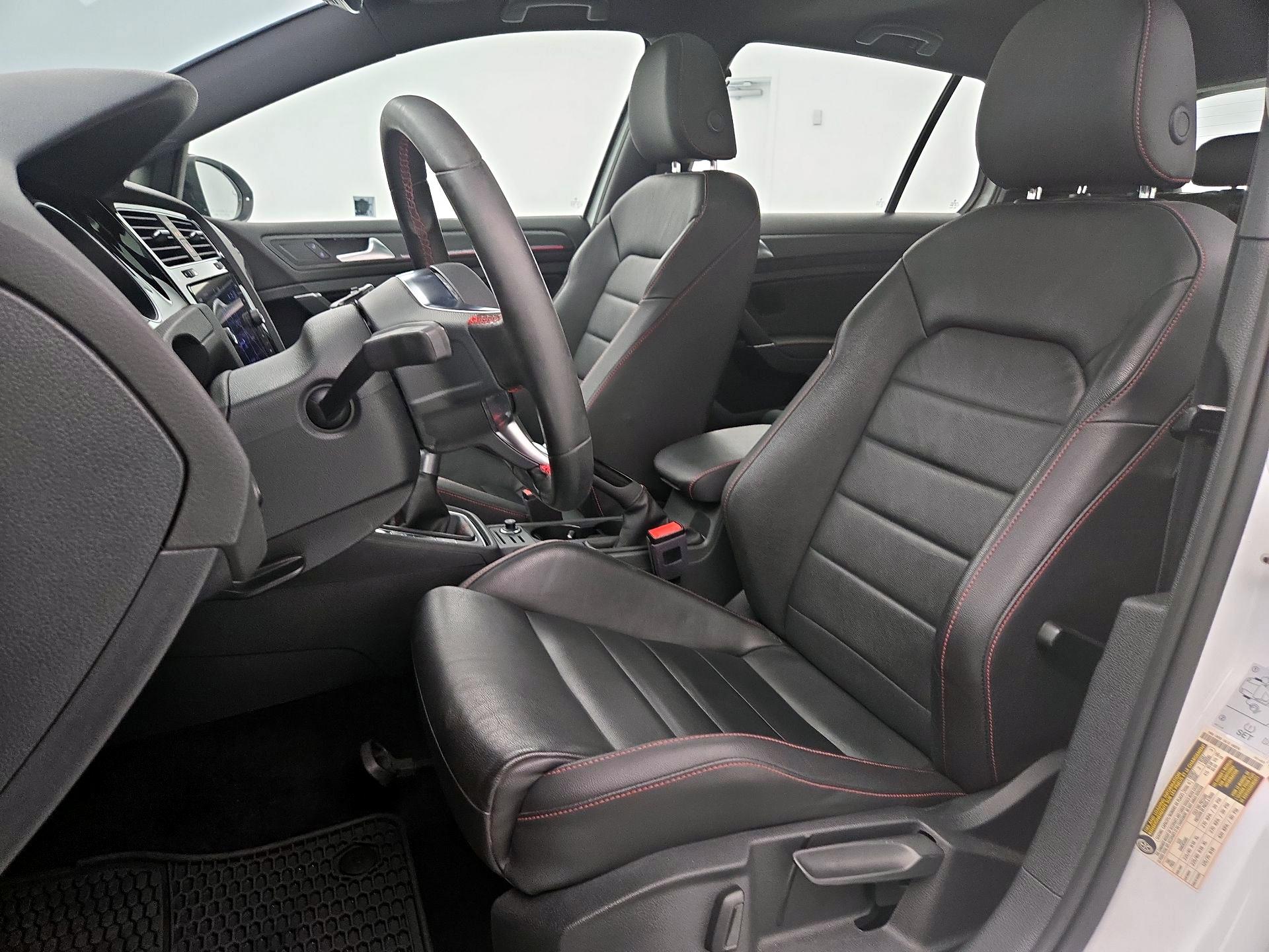 Thumbnail: 2021 Volkswagen Golf - 11