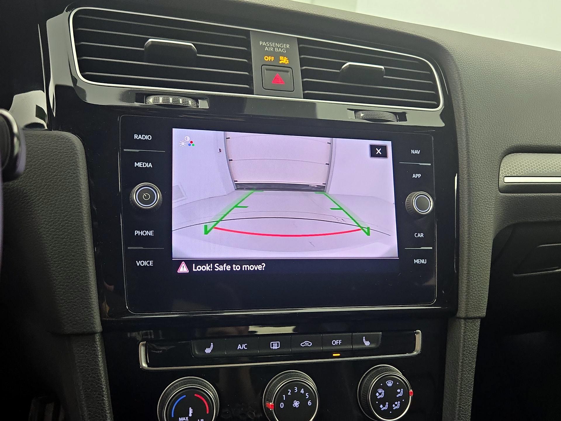 Thumbnail: 2021 Volkswagen Golf - 15