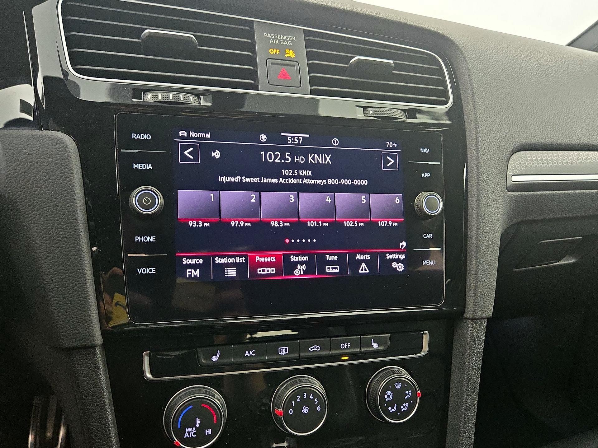 Thumbnail: 2021 Volkswagen Golf - 16