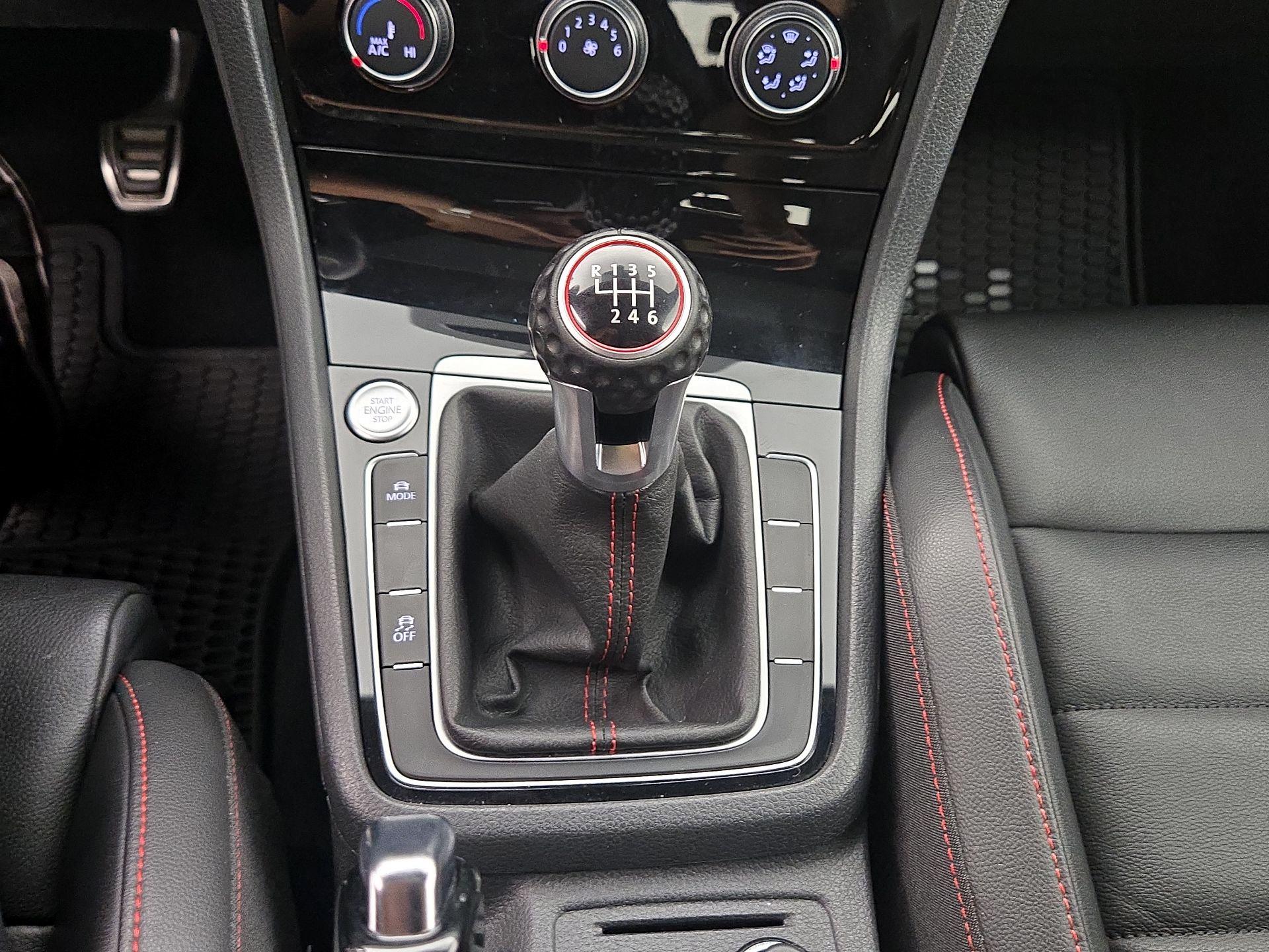 Thumbnail: 2021 Volkswagen Golf - 18