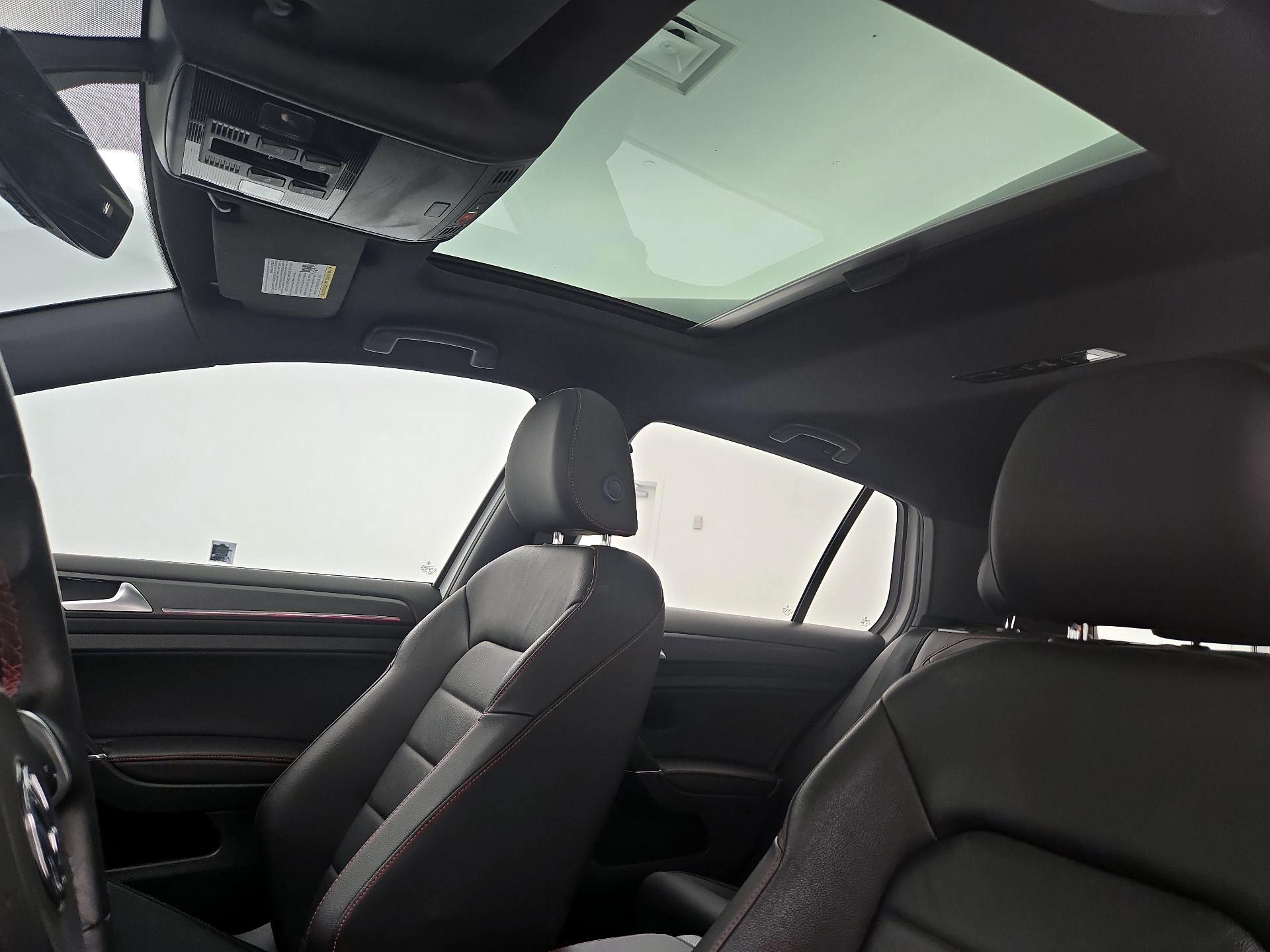 Thumbnail: 2021 Volkswagen Golf - 20