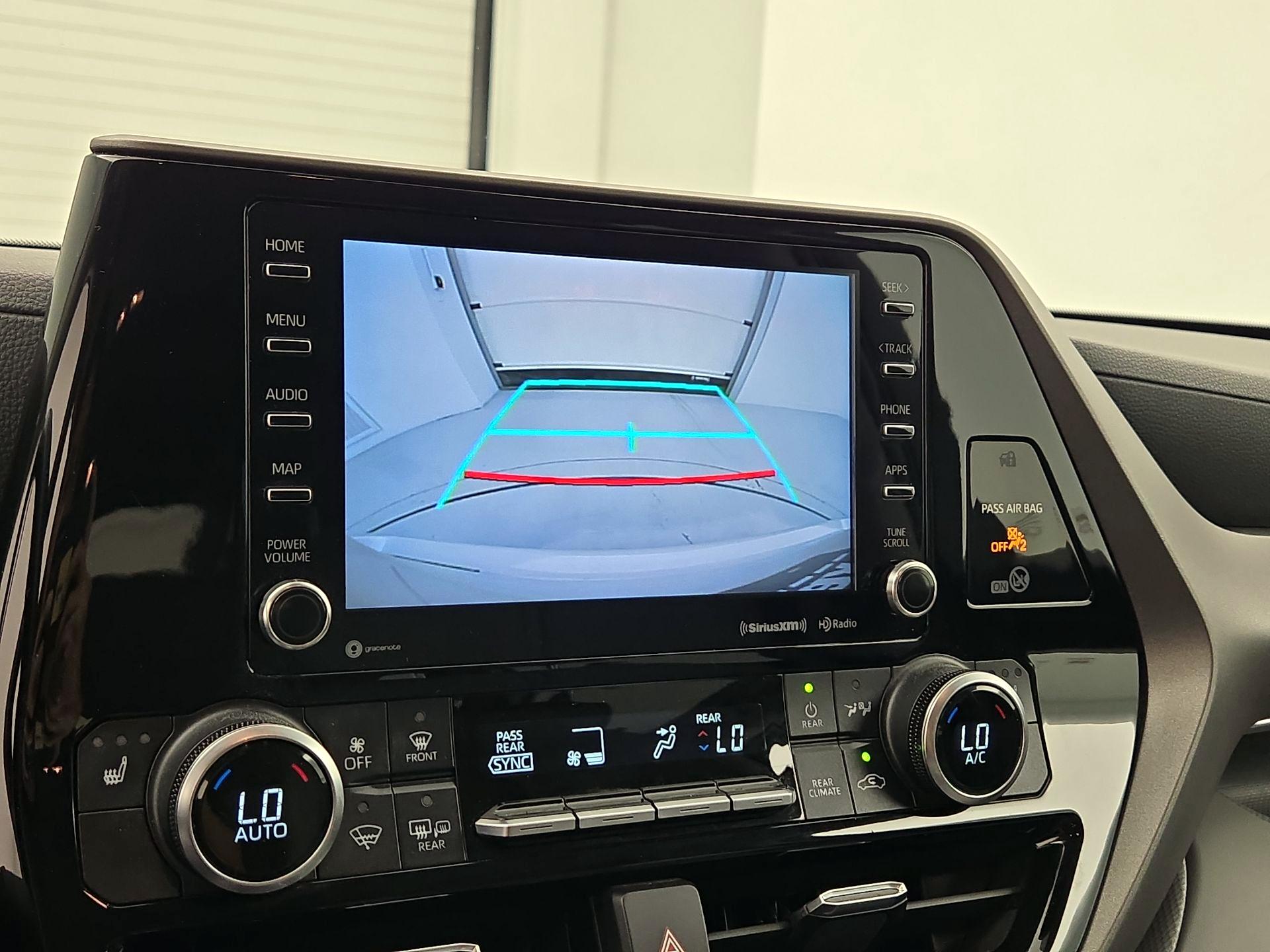 Thumbnail: 2020 Toyota Highlander - 15
