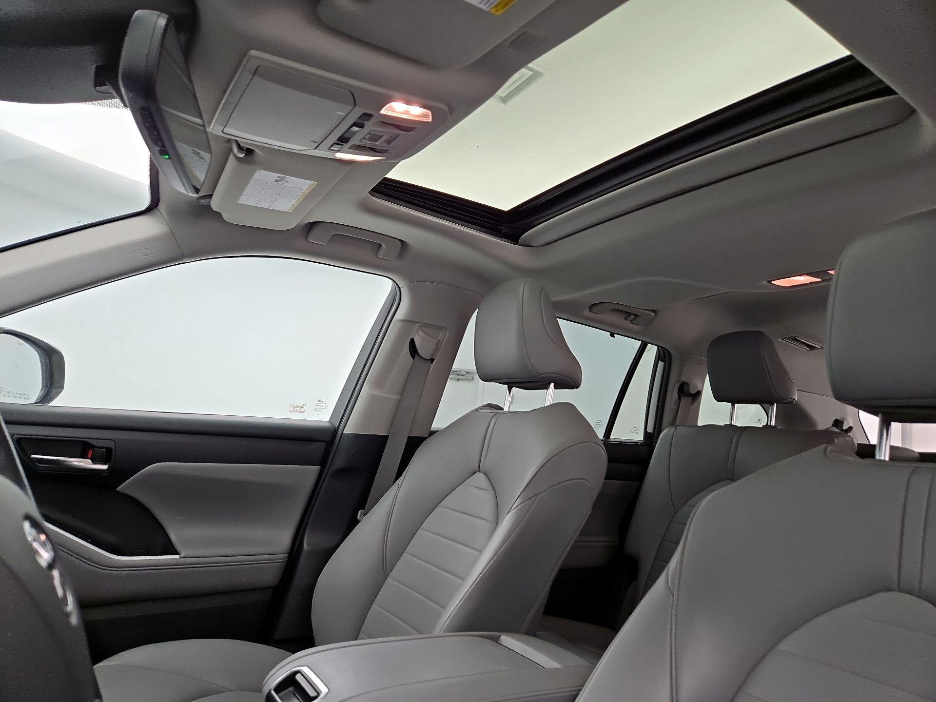 Thumbnail: 2020 Toyota Highlander - 20