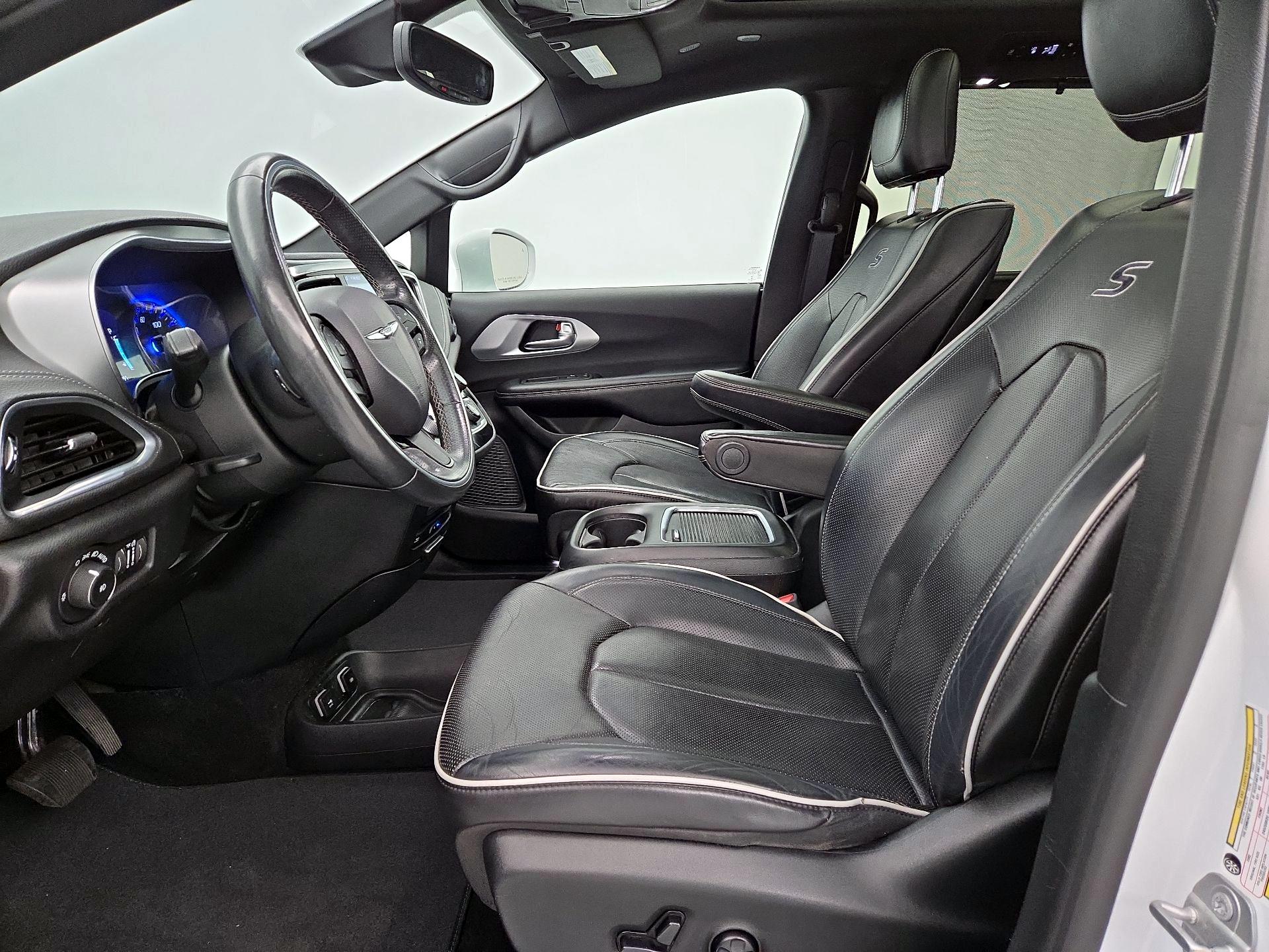 Thumbnail: 2020 Chrysler Pacifica - 11