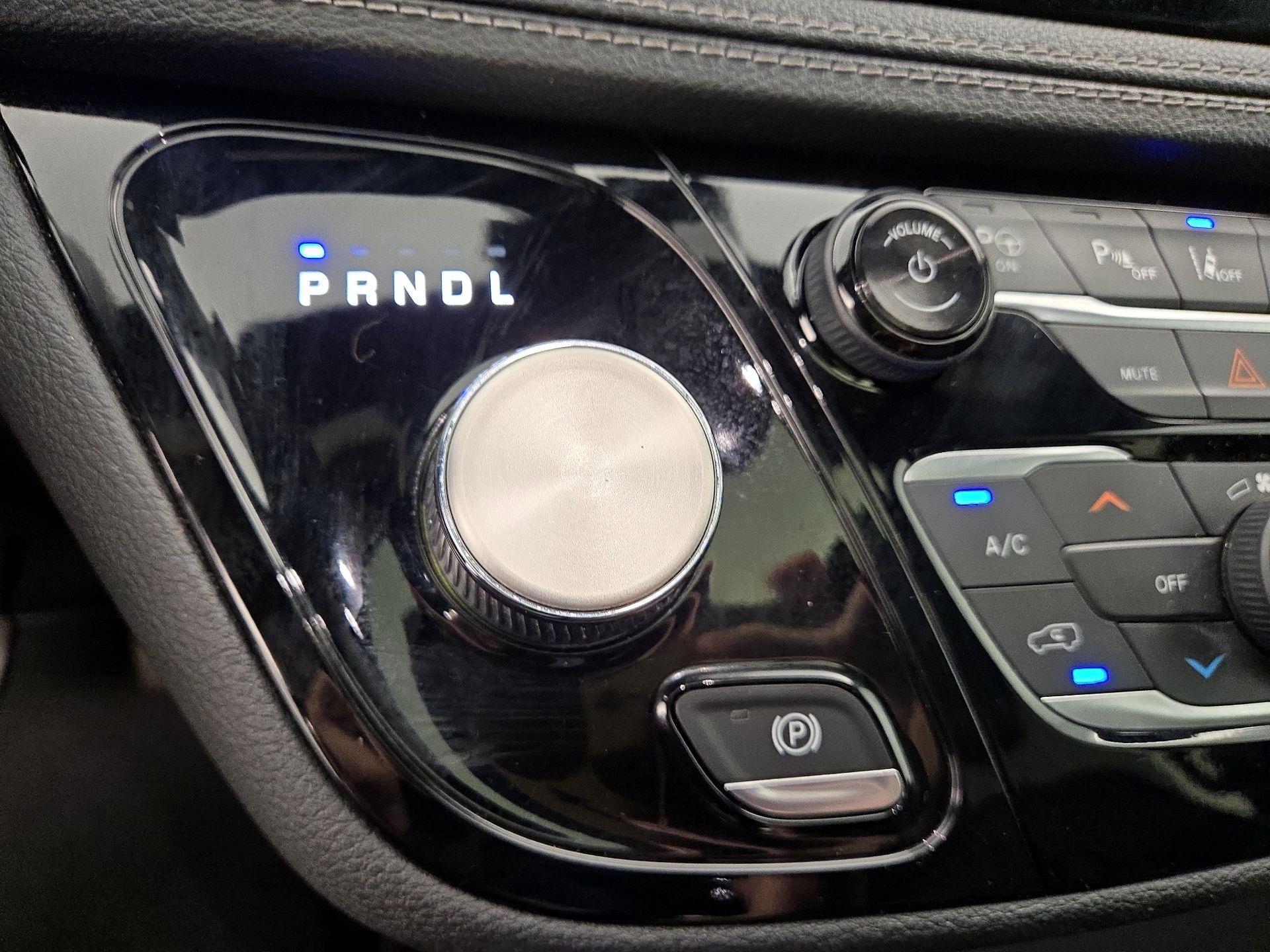 Thumbnail: 2020 Chrysler Pacifica - 18