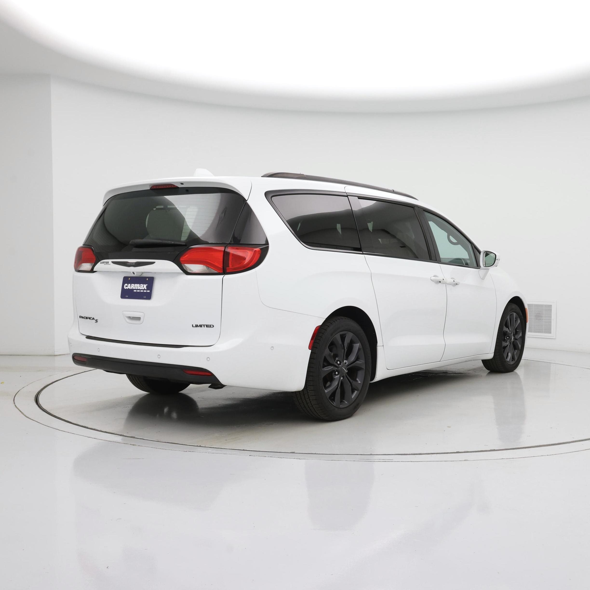 Thumbnail: 2020 Chrysler Pacifica - 8
