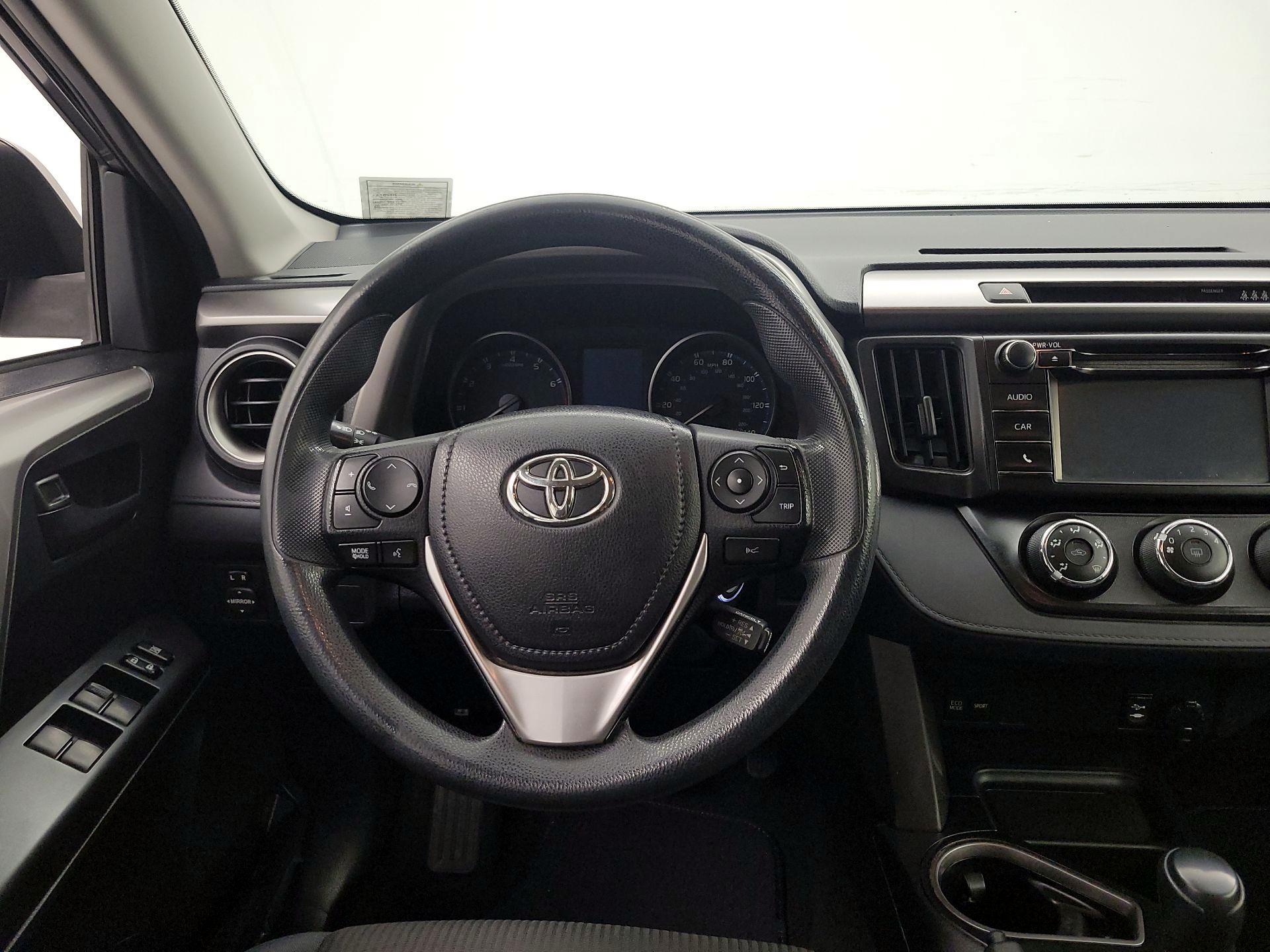Thumbnail: 2017 Toyota RAV4 - 10