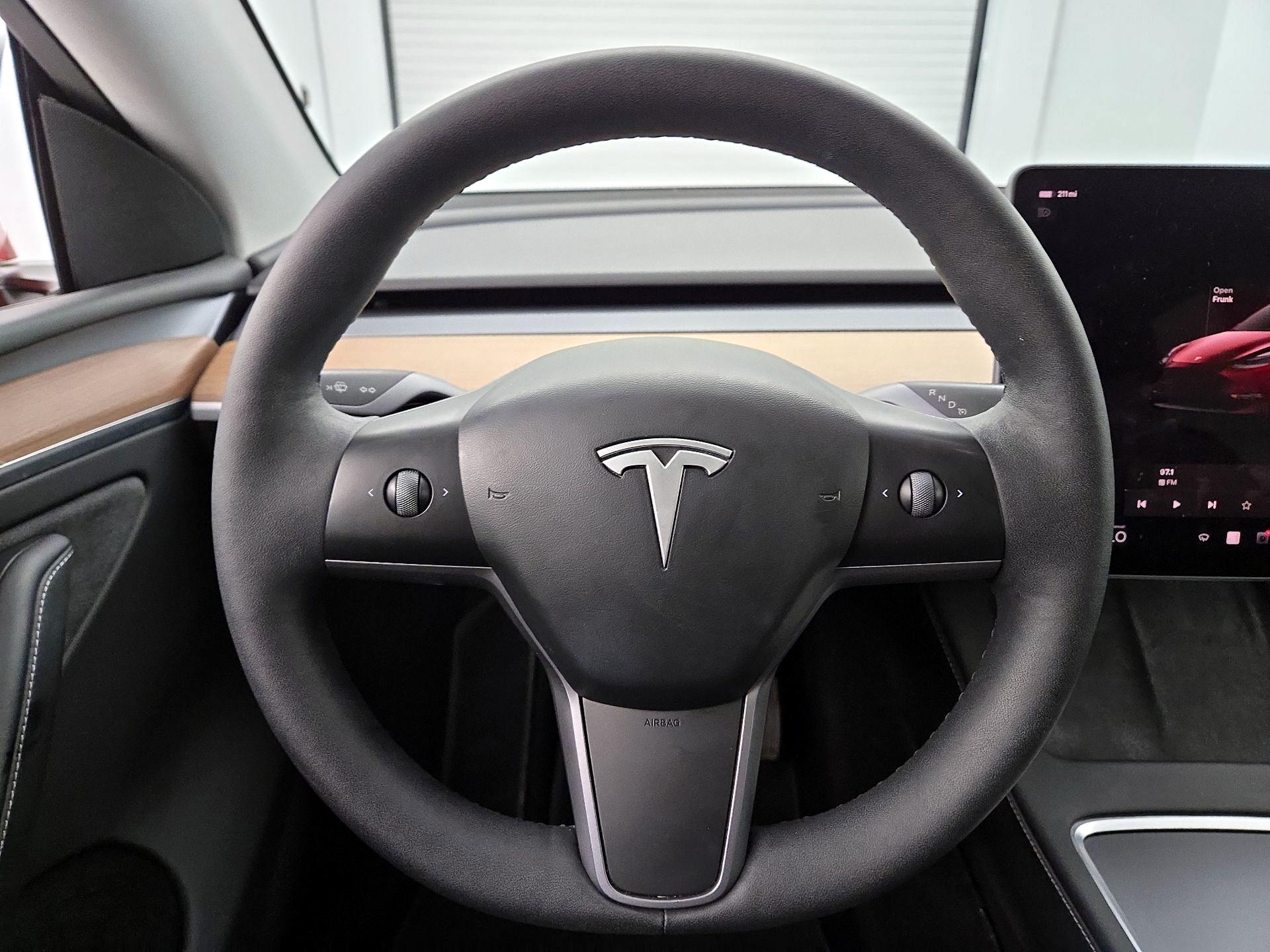 Thumbnail: 2023 Tesla Model Y - 10