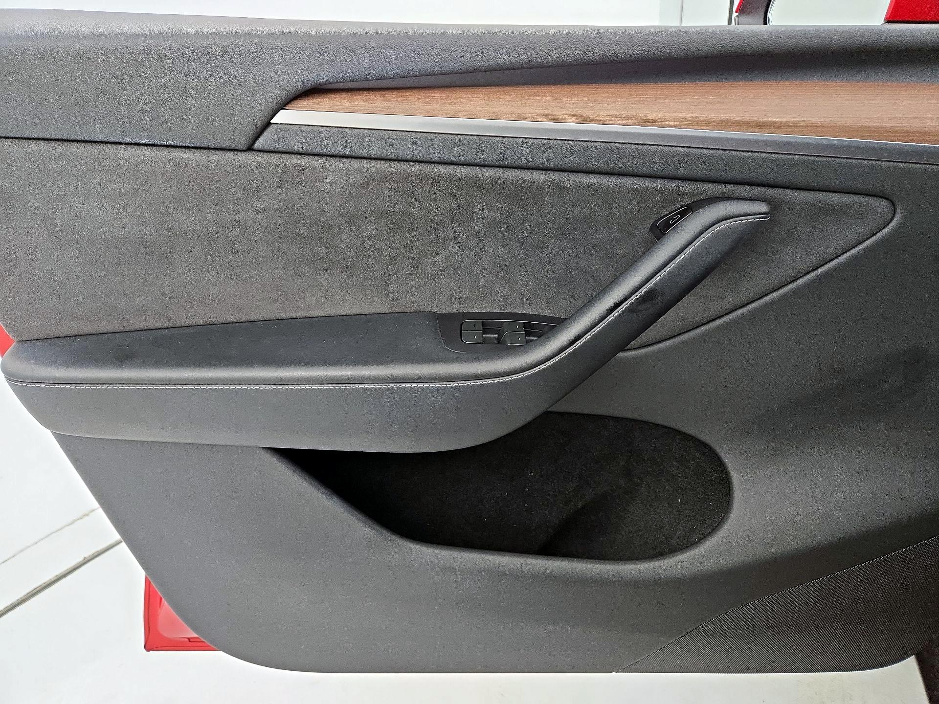 Thumbnail: 2023 Tesla Model Y - 12