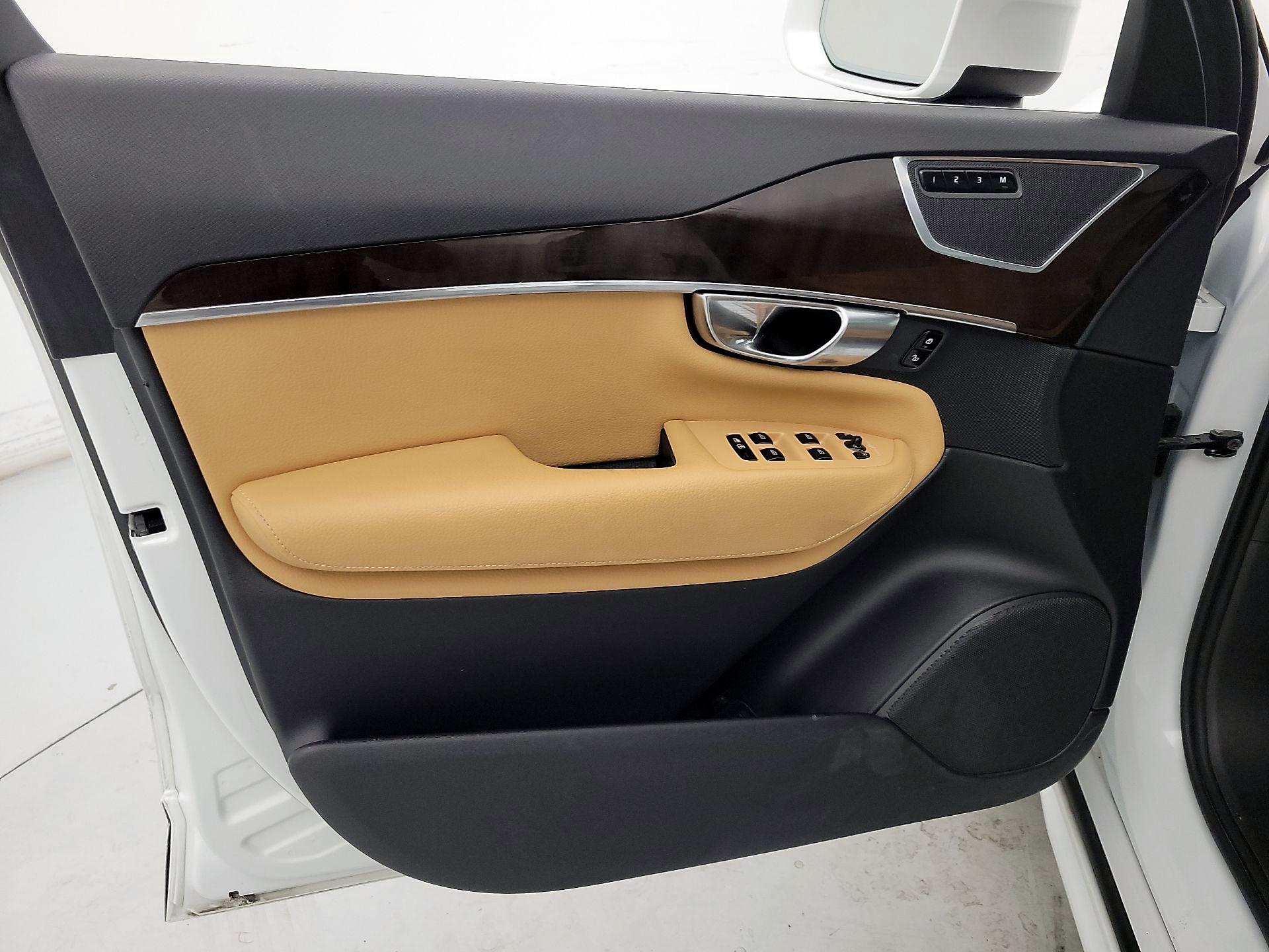 Thumbnail: 2019 Volvo XC90 - 12