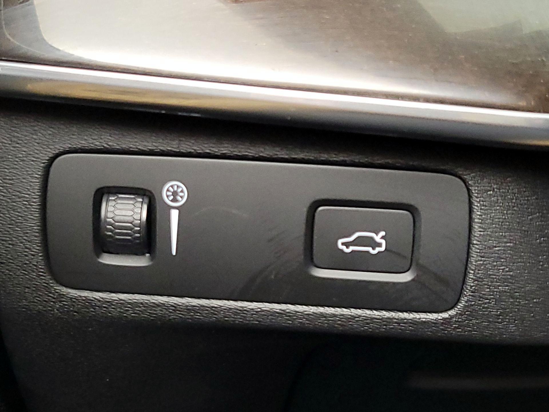Thumbnail: 2019 Volvo XC90 - 13