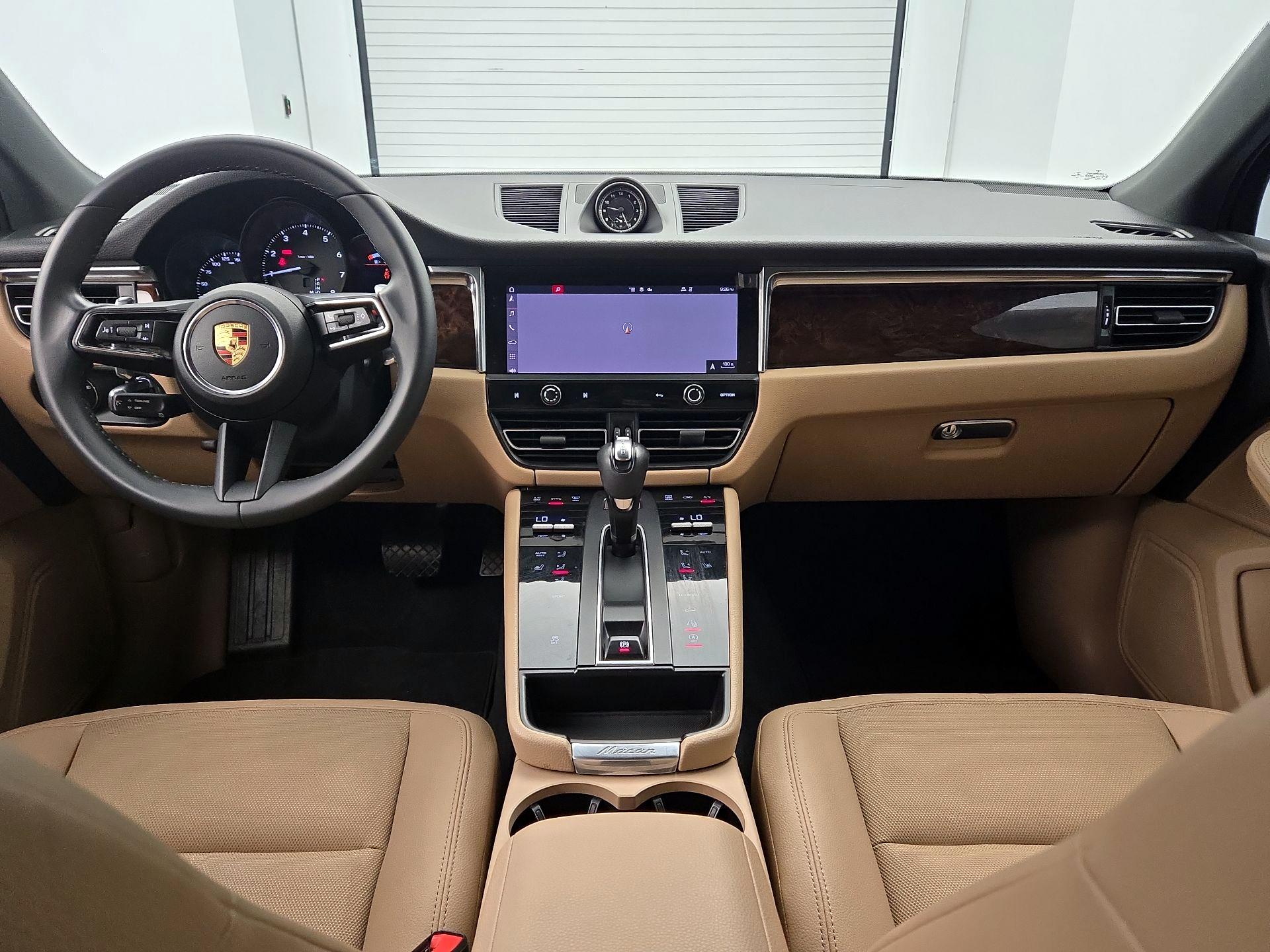 Thumbnail: 2022 Porsche Macan - 9
