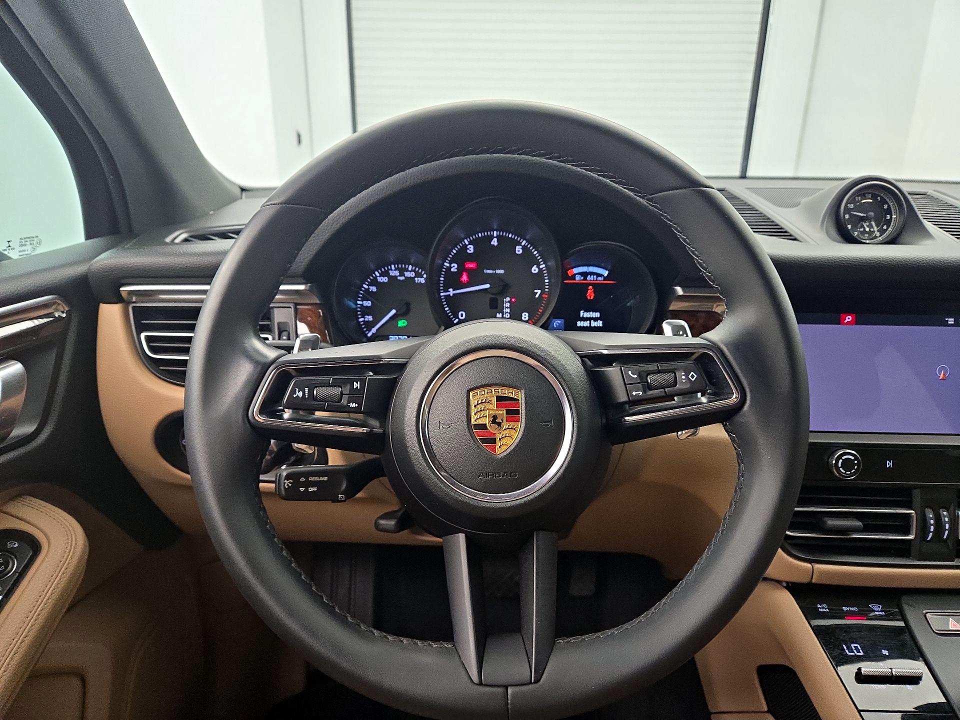 Thumbnail: 2022 Porsche Macan - 10