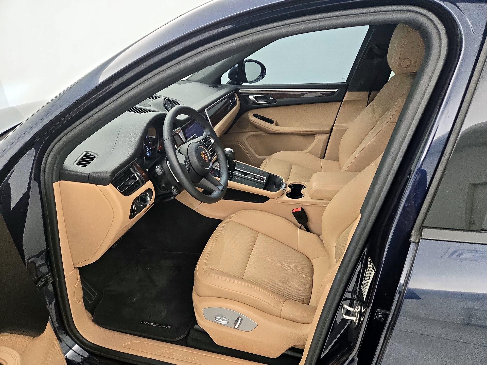 Thumbnail: 2022 Porsche Macan - 11