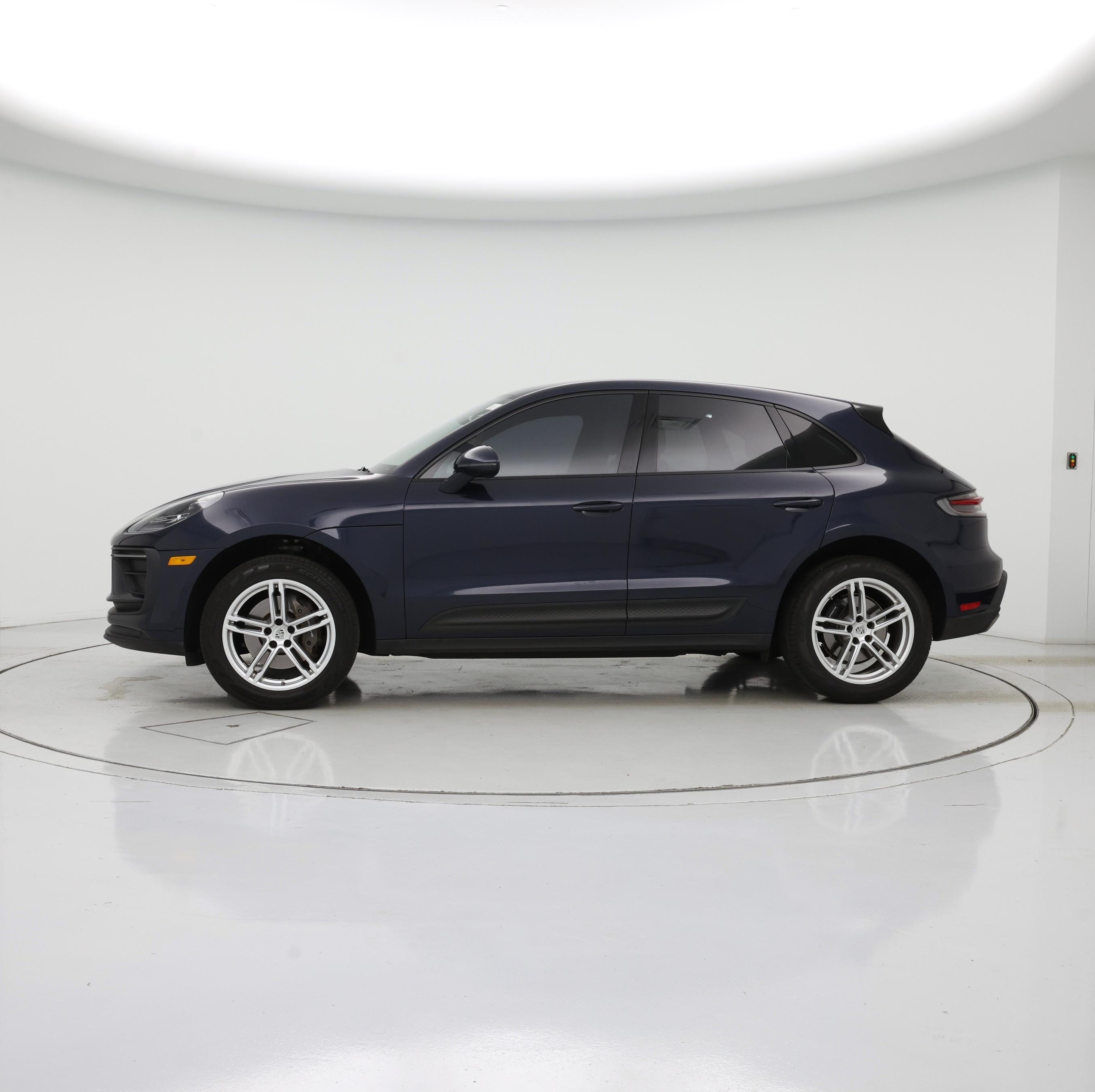 Thumbnail: 2022 Porsche Macan - 3