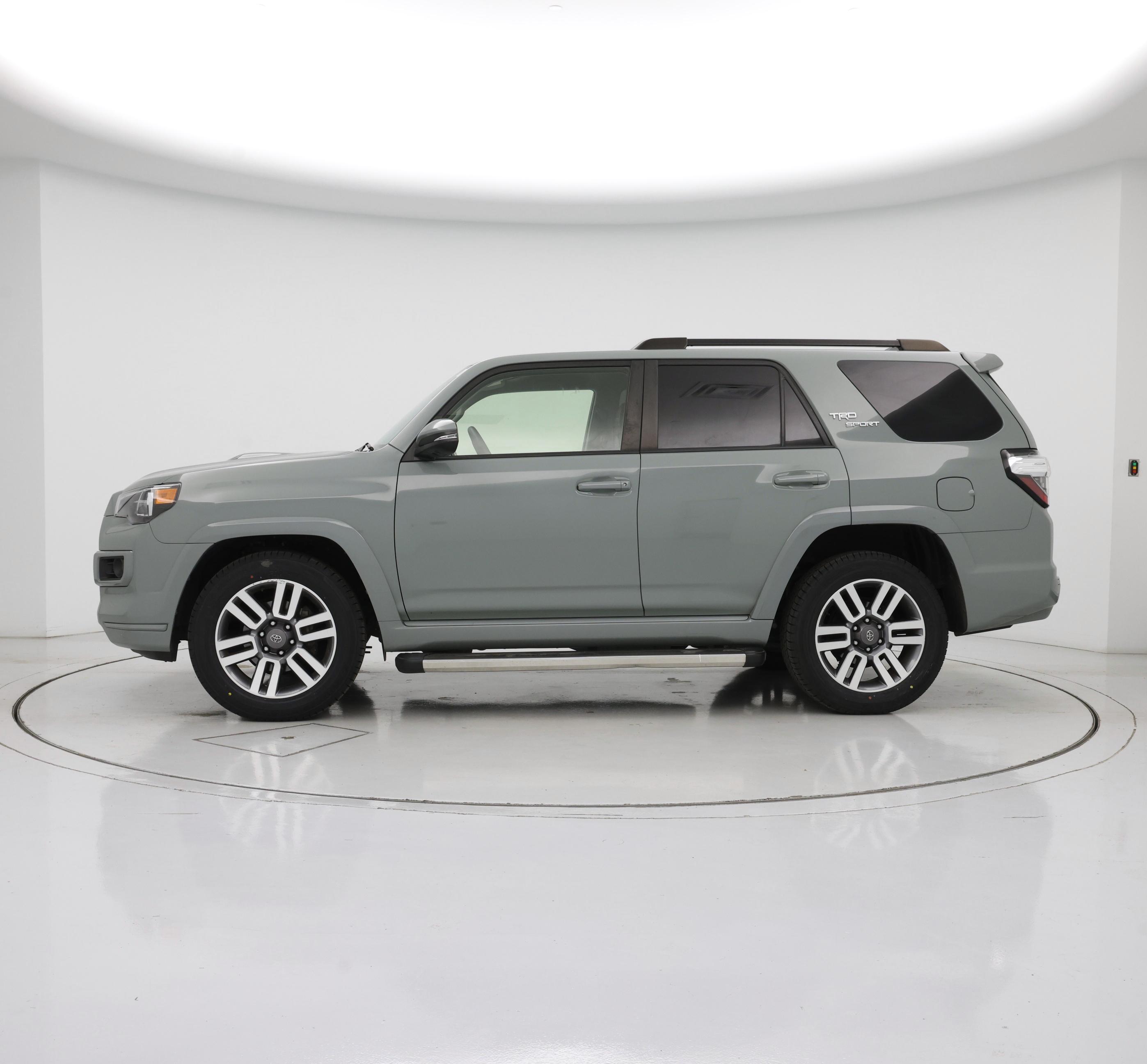 Thumbnail: 2022 Toyota 4Runner - 3