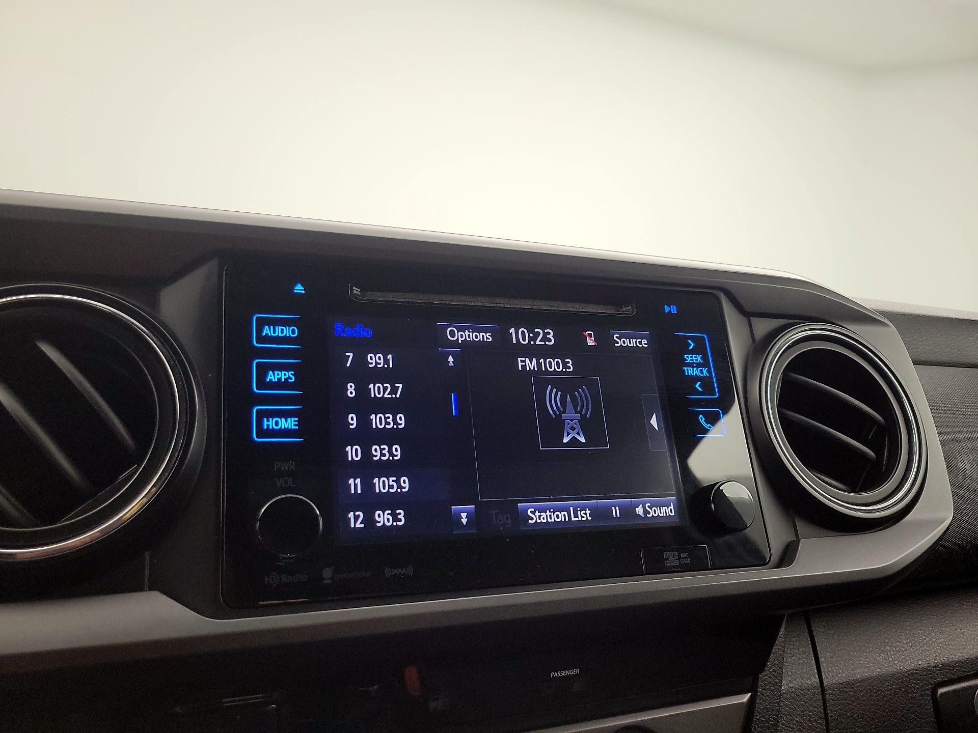 Thumbnail: 2016 Toyota Tacoma - 16