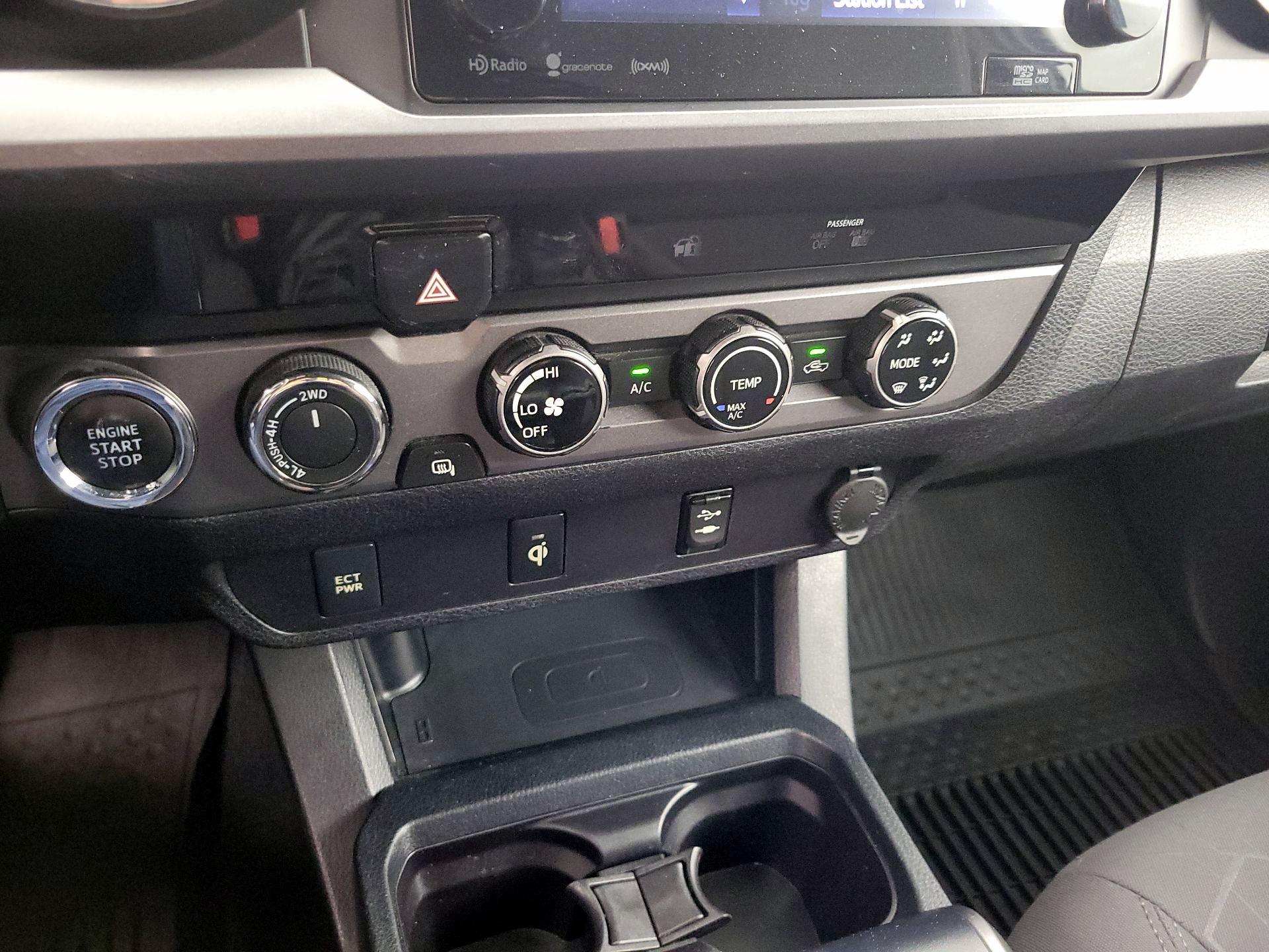 Thumbnail: 2016 Toyota Tacoma - 17