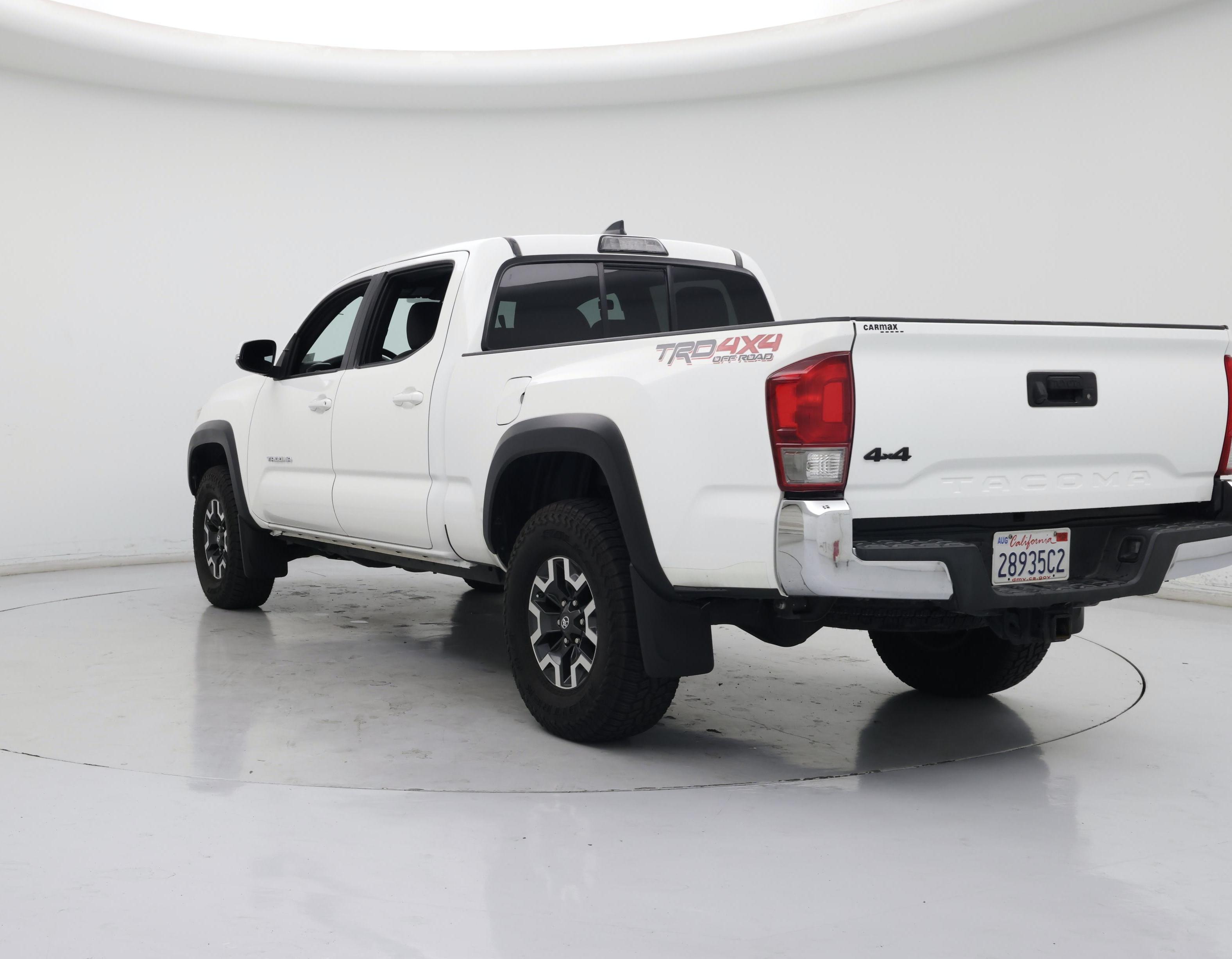 Thumbnail: 2016 Toyota Tacoma - 2