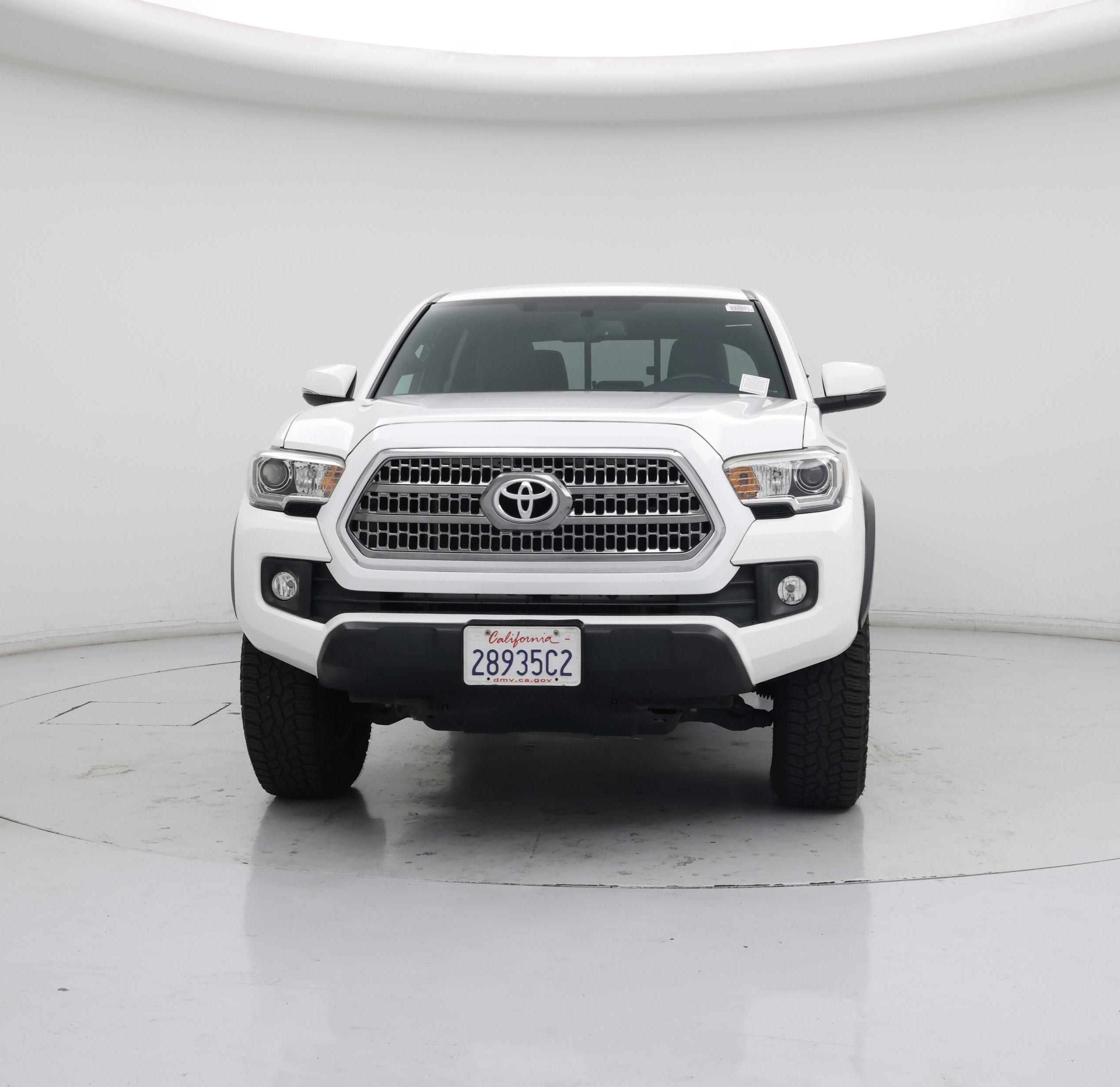 Thumbnail: 2016 Toyota Tacoma - 5