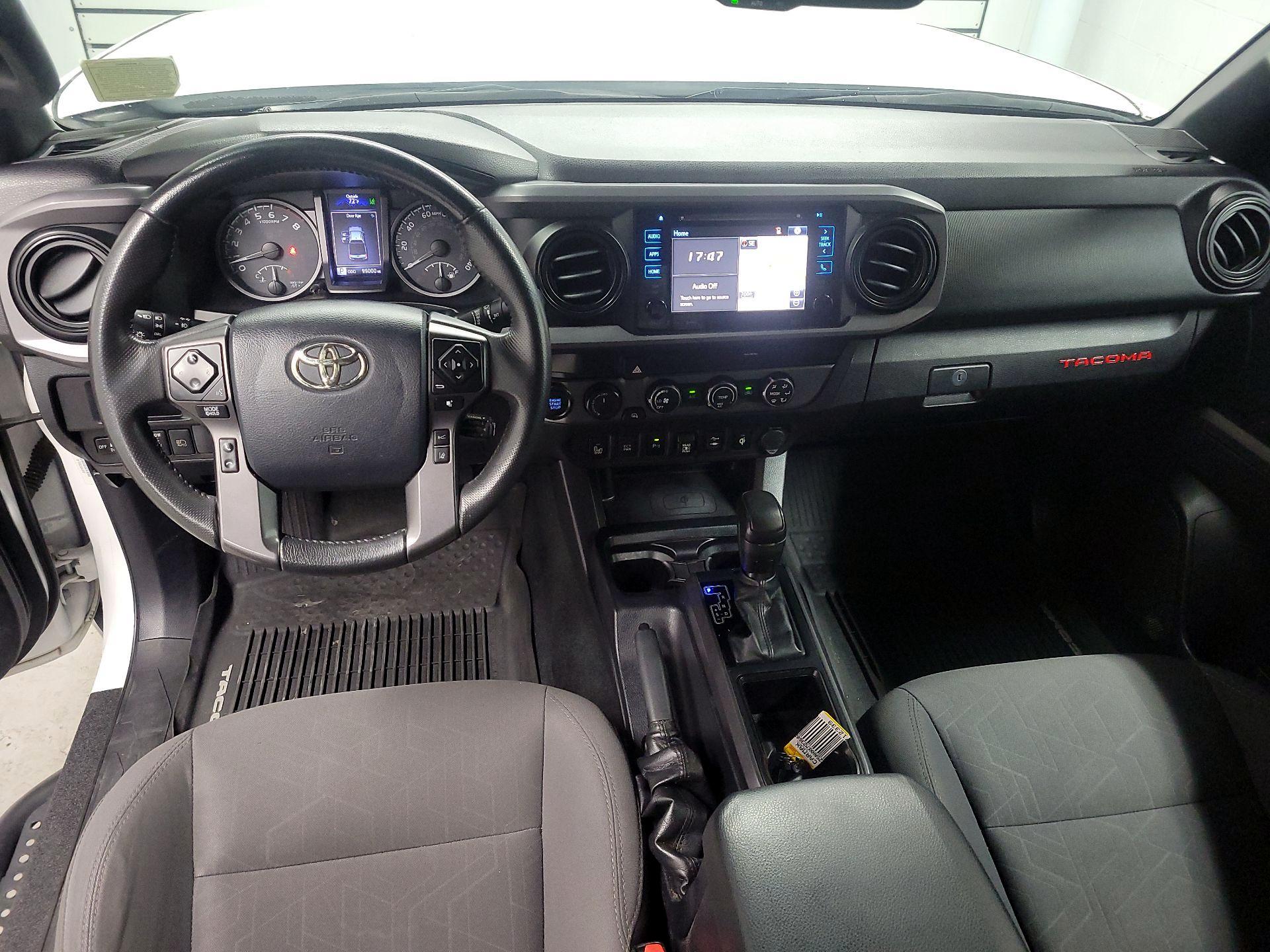 Thumbnail: 2019 Toyota Tacoma - 9