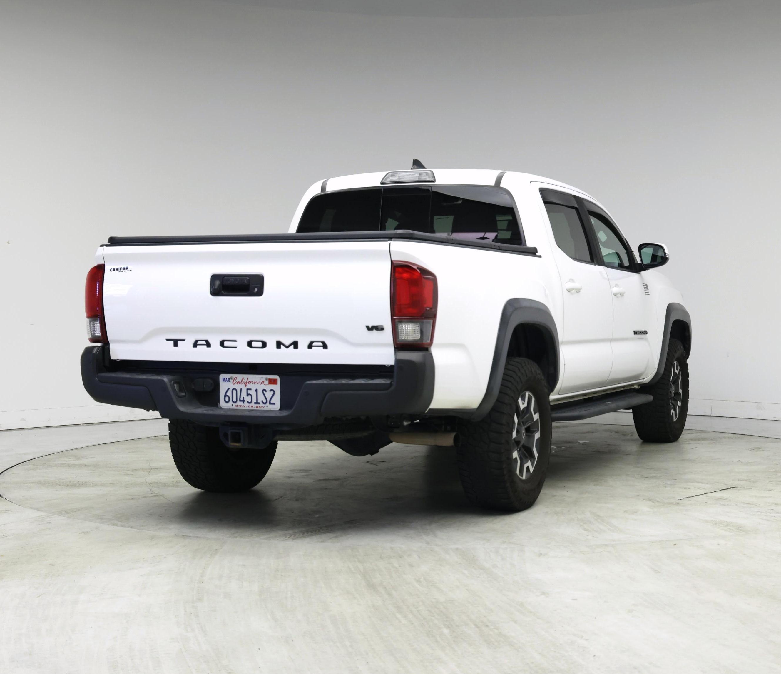 Thumbnail: 2019 Toyota Tacoma - 8