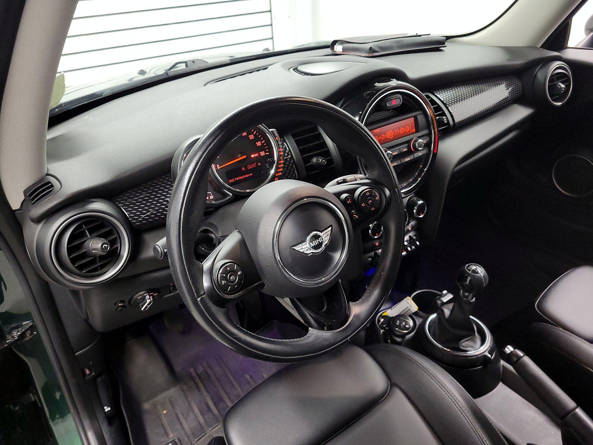Thumbnail: 2015 MINI Cooper Hardtop - 9