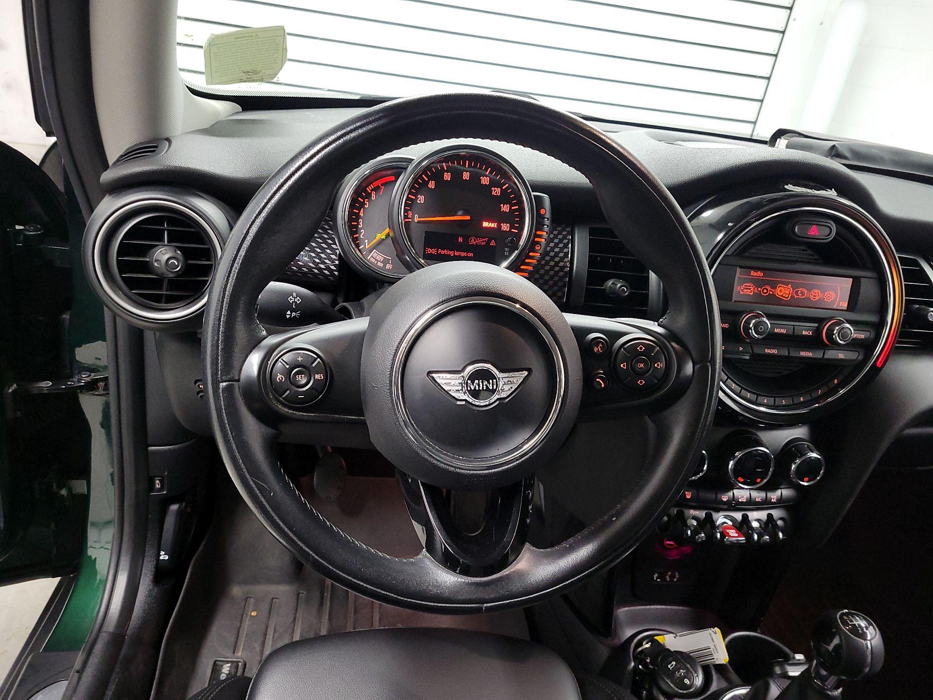 Thumbnail: 2015 MINI Cooper Hardtop - 10