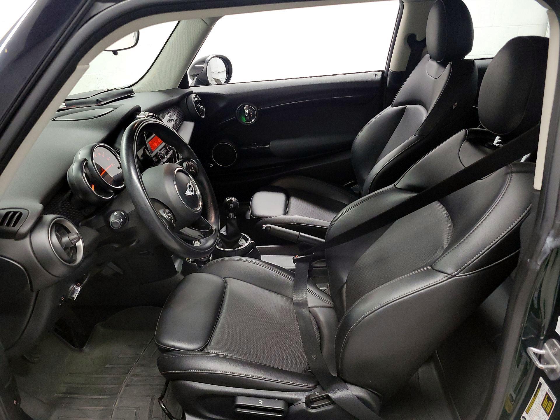 Thumbnail: 2015 MINI Cooper Hardtop - 11