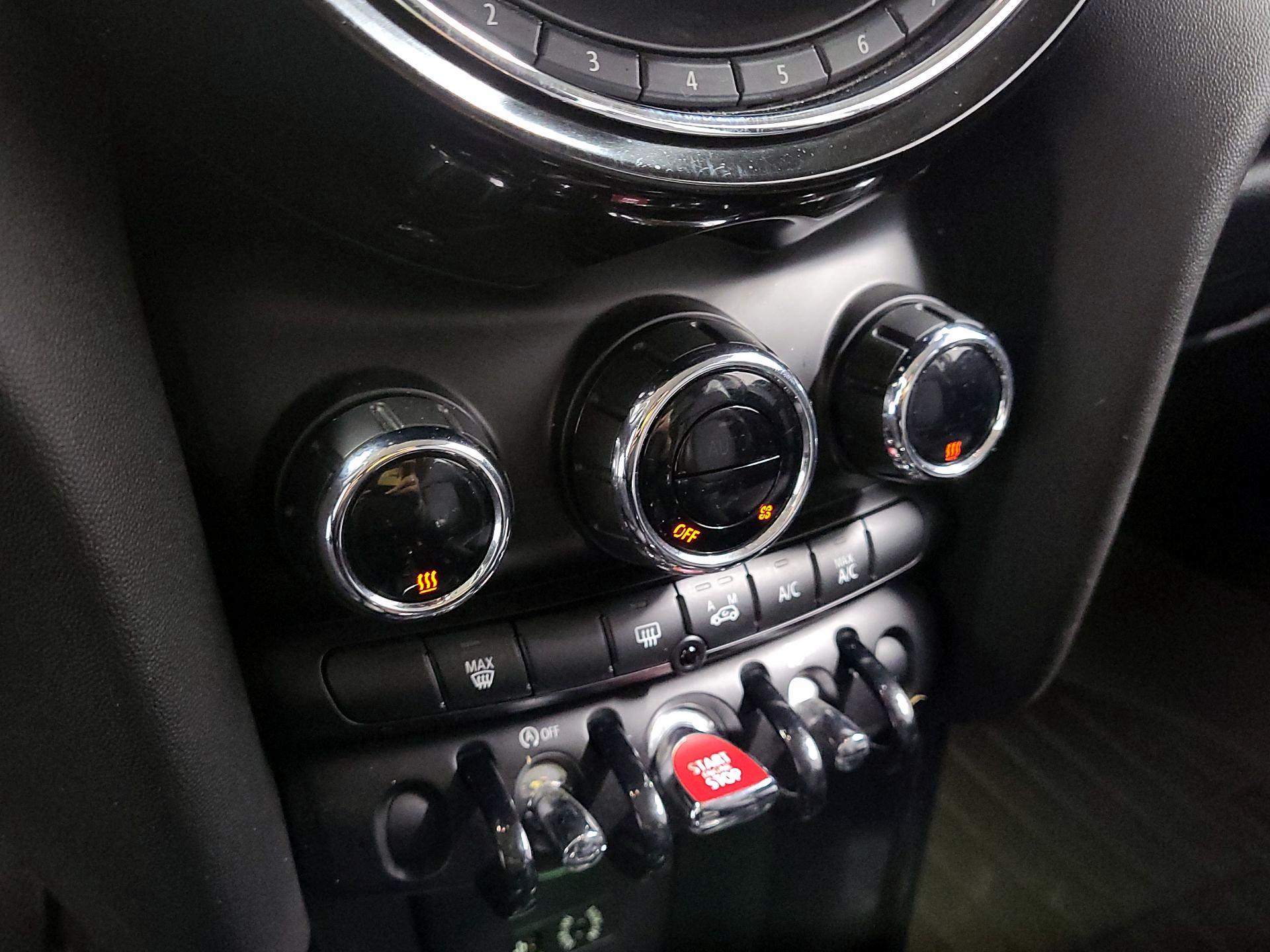 Thumbnail: 2015 MINI Cooper Hardtop - 15