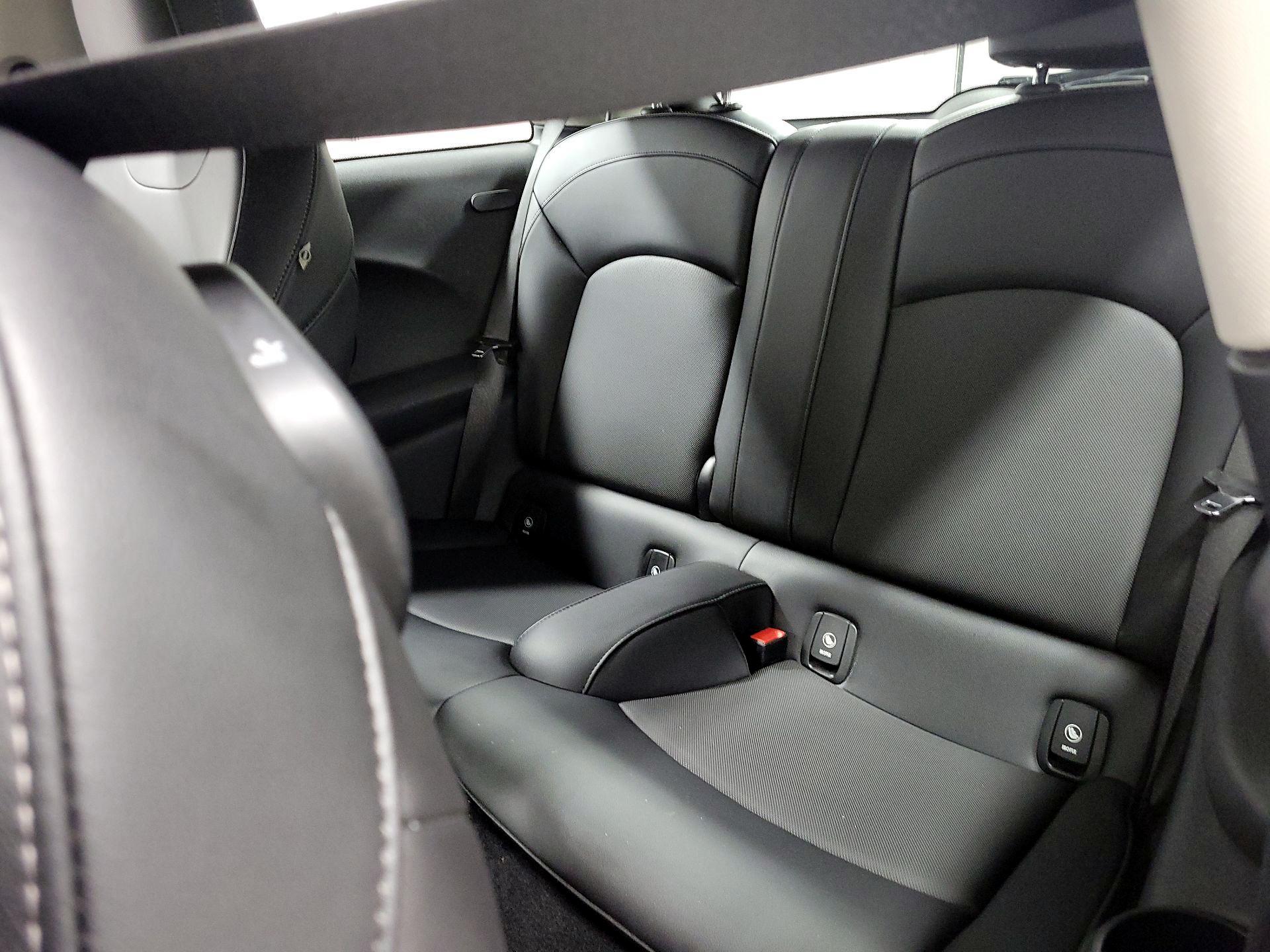 Thumbnail: 2015 MINI Cooper Hardtop - 17