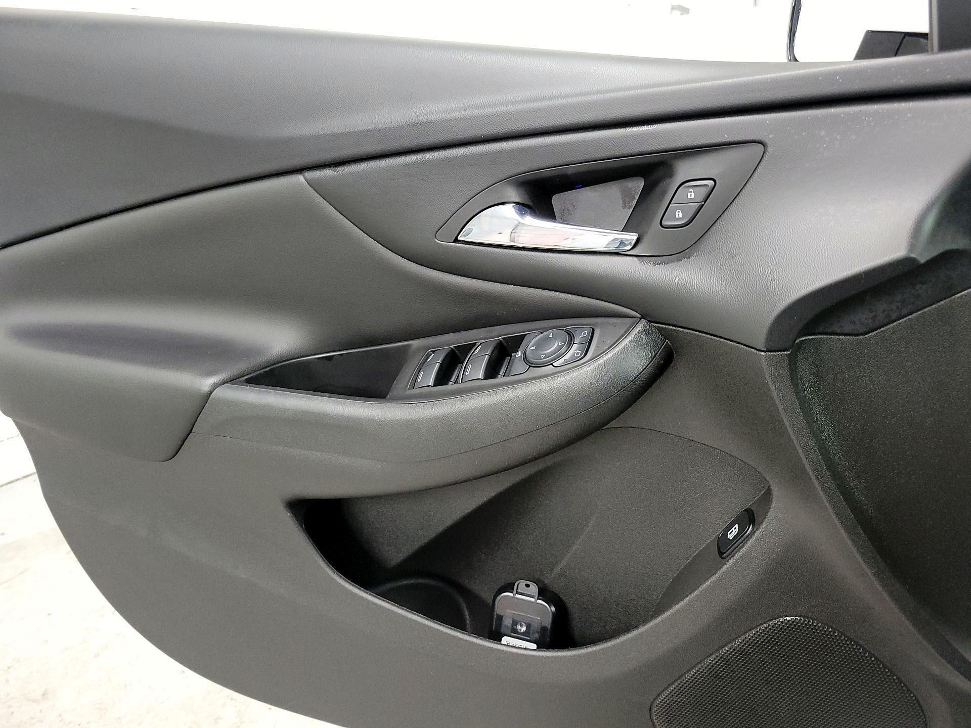Thumbnail: 2017 Chevrolet Volt - 12