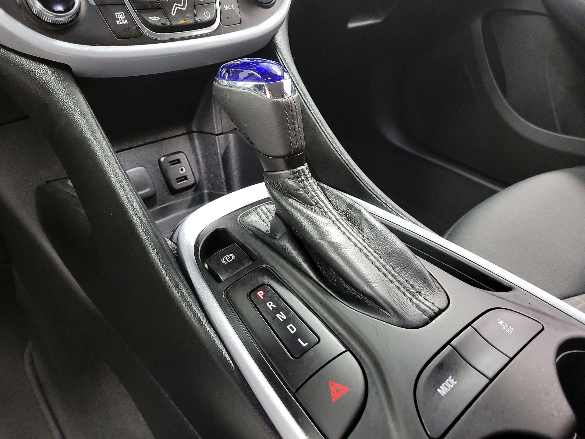 Thumbnail: 2017 Chevrolet Volt - 17
