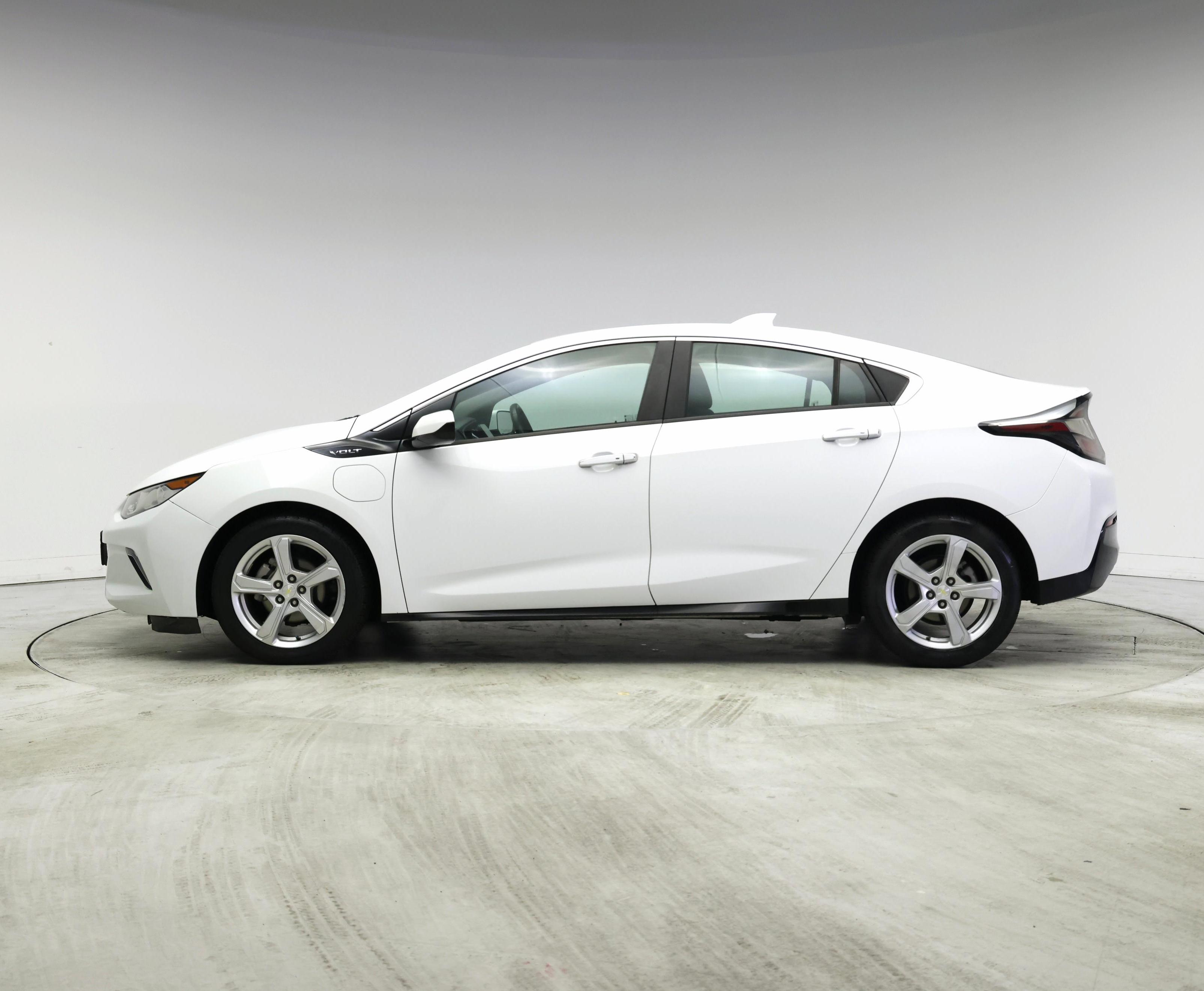 Thumbnail: 2017 Chevrolet Volt - 3