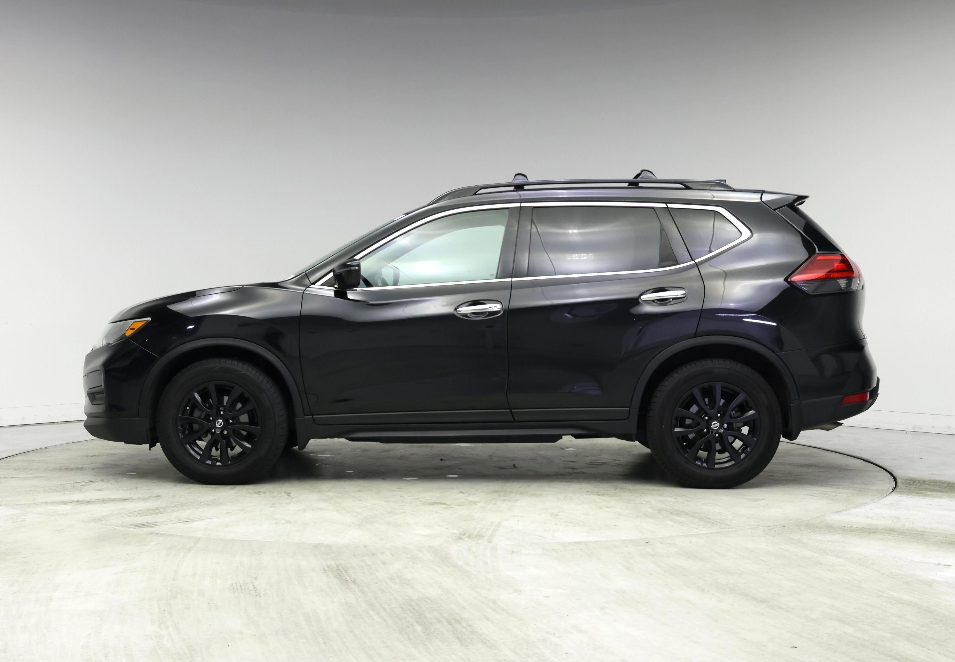 Thumbnail: 2017 Nissan Rogue - 3
