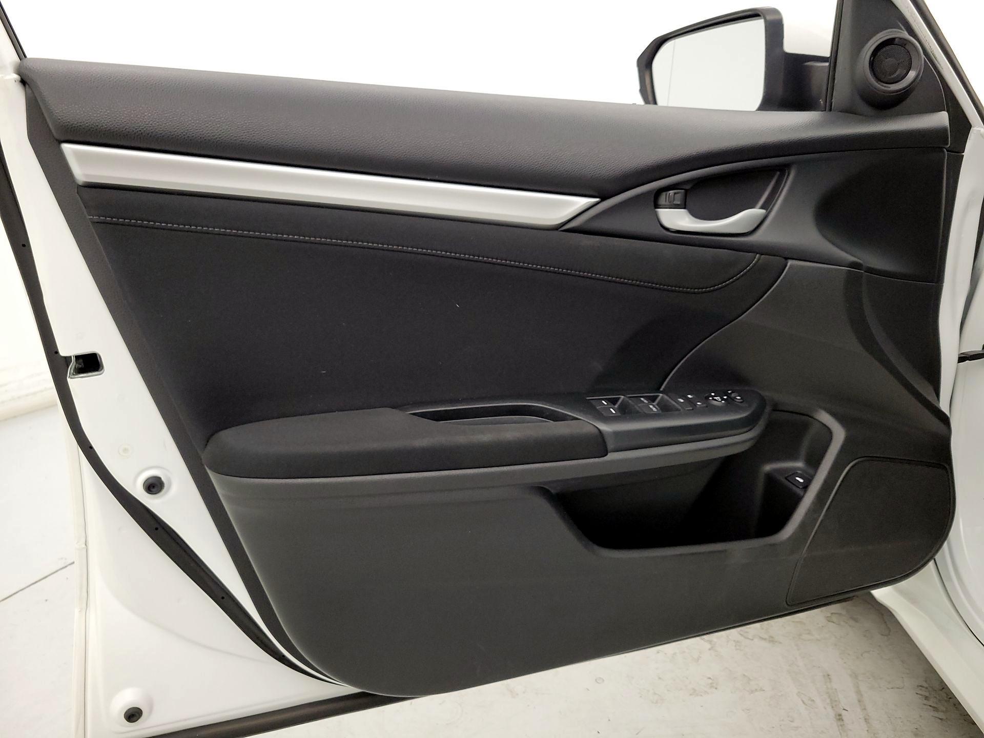 Thumbnail: 2016 Honda Civic - 12