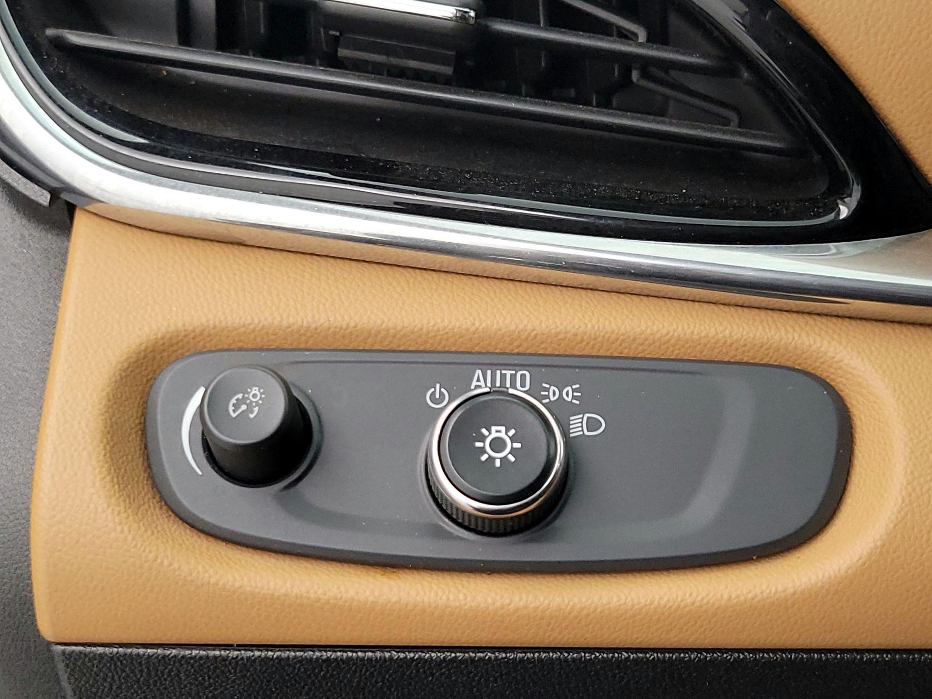 Thumbnail: 2016 Chevrolet Volt - 13