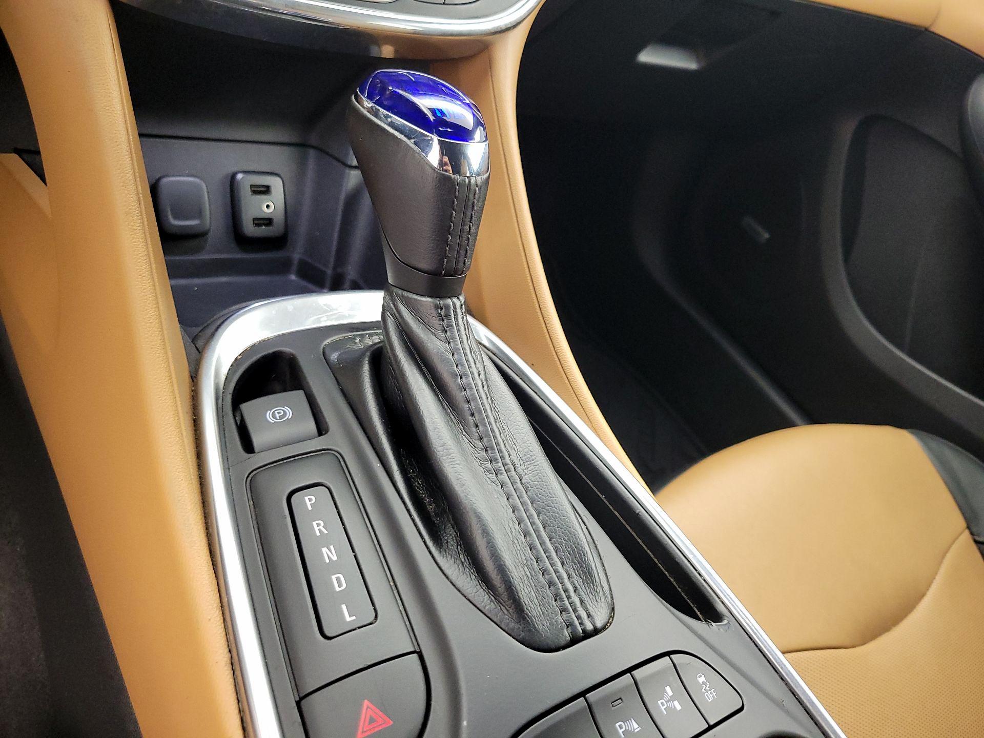 Thumbnail: 2016 Chevrolet Volt - 17