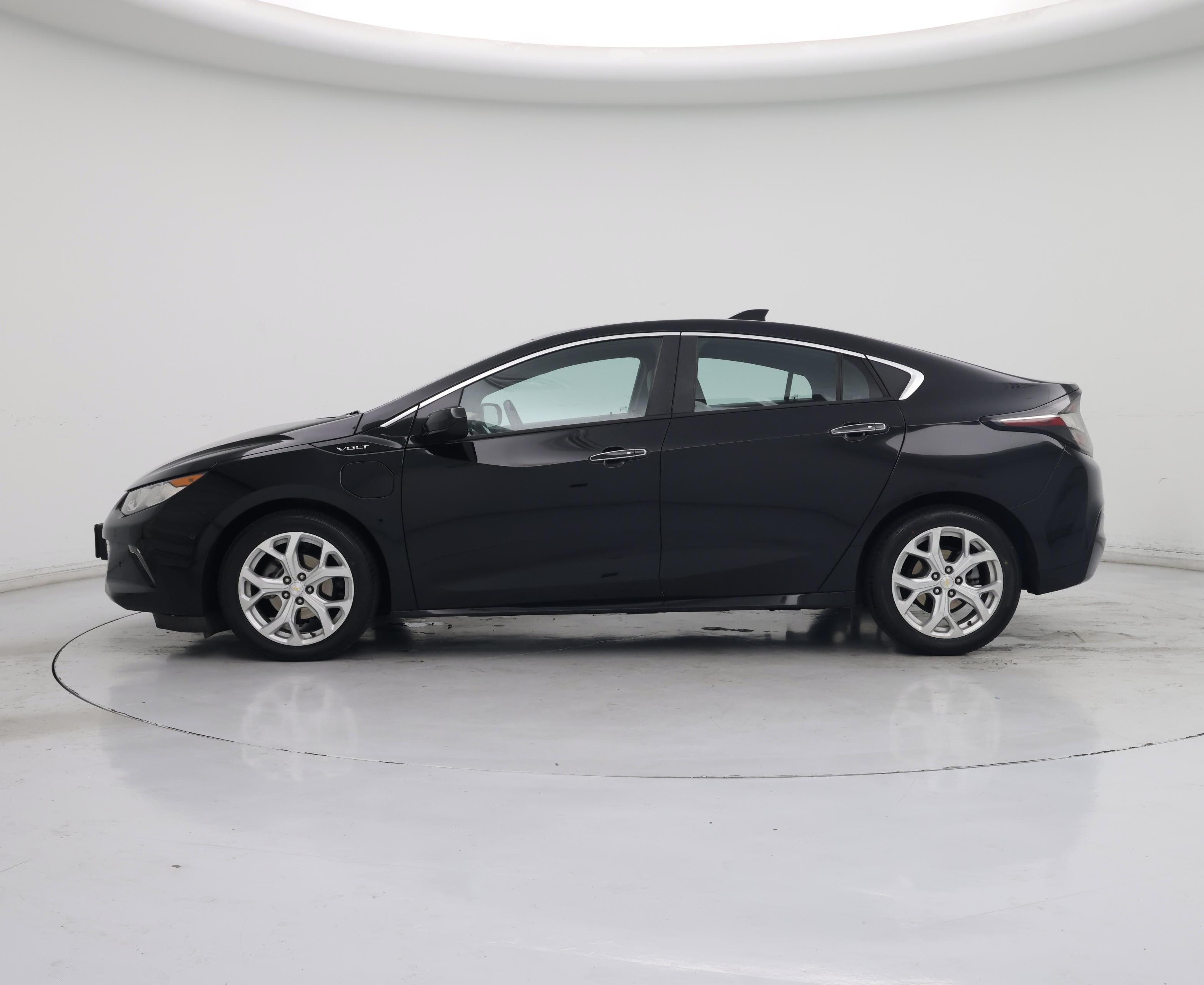 Thumbnail: 2016 Chevrolet Volt - 3